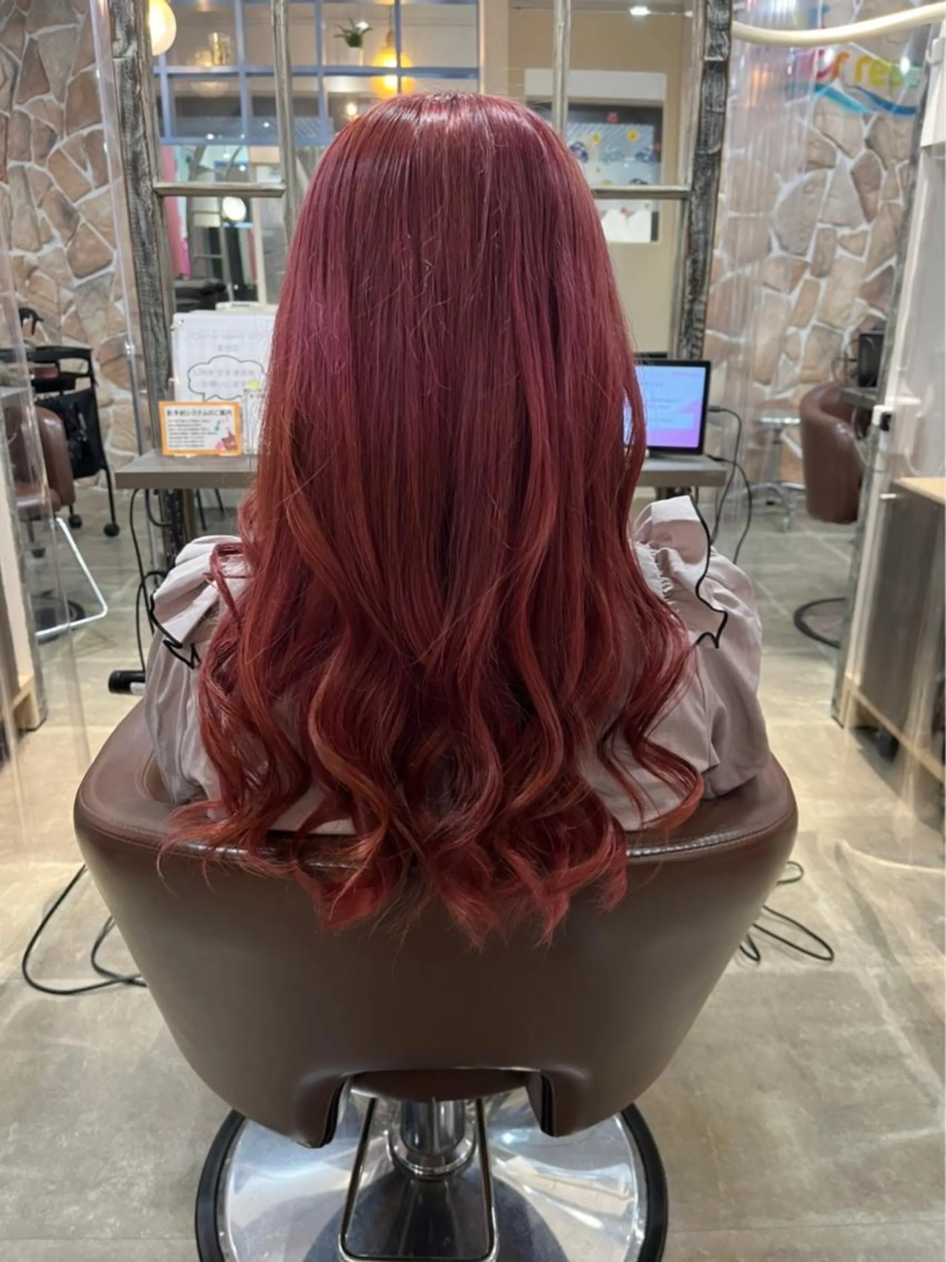 ロング カラー ブリーチ ピンクカラー ヘアカラー エリアNo.1カラー ⭐️hikaru⭐️のヘアスタイル