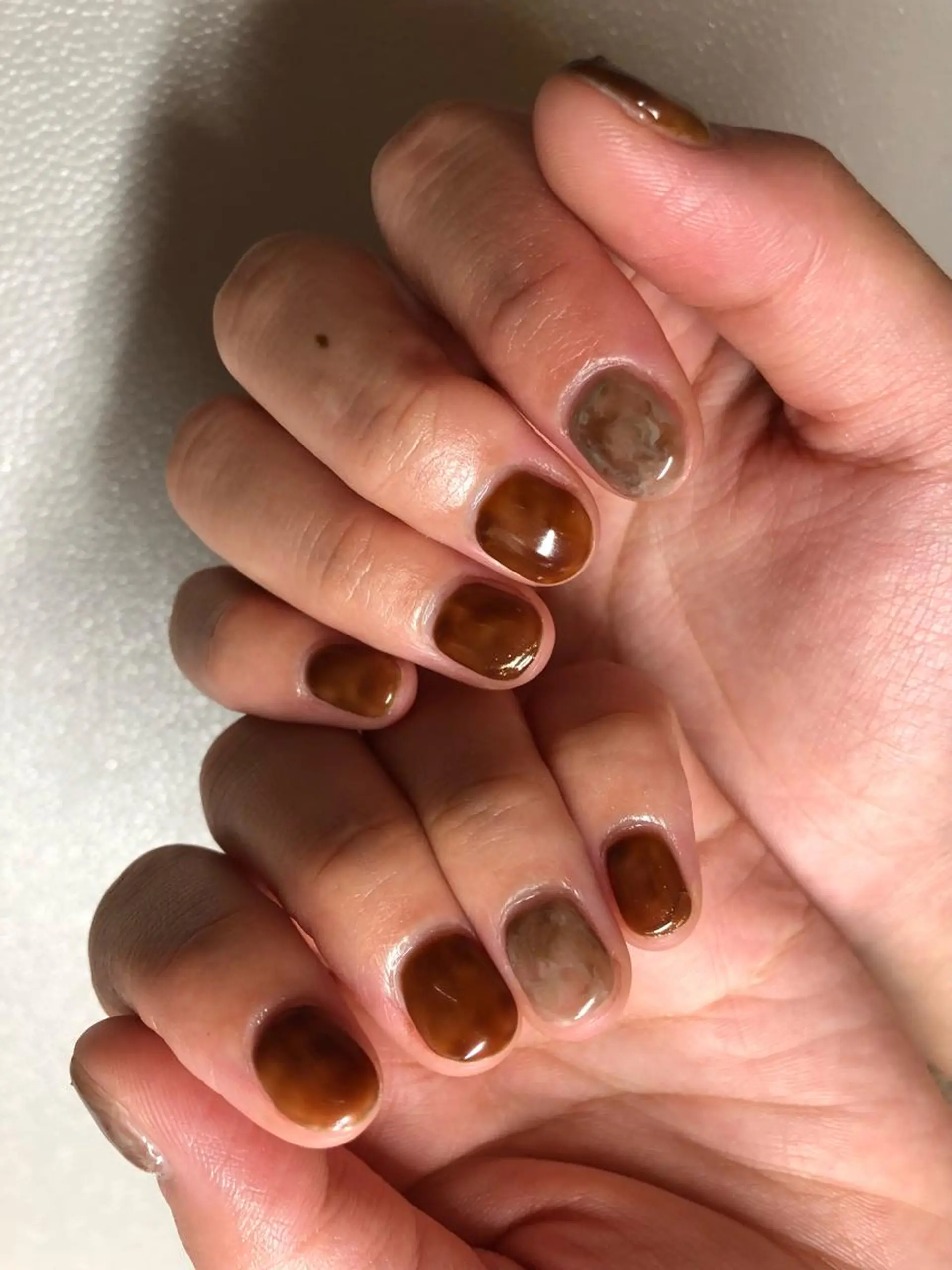 ネイル べっ甲ネイル ニュアンスネイル TESORO nailのネイルデザイン