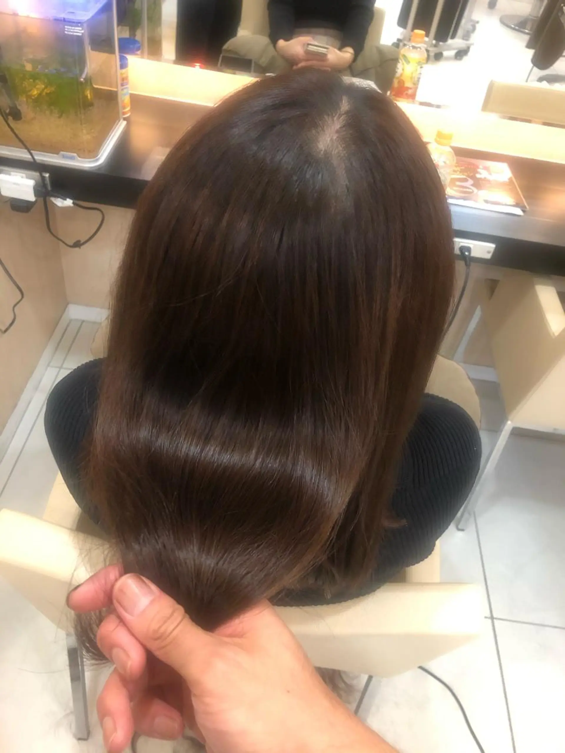 ヘアカラー 内田温子大人女性 ハイライト、ボブのヘアスタイル