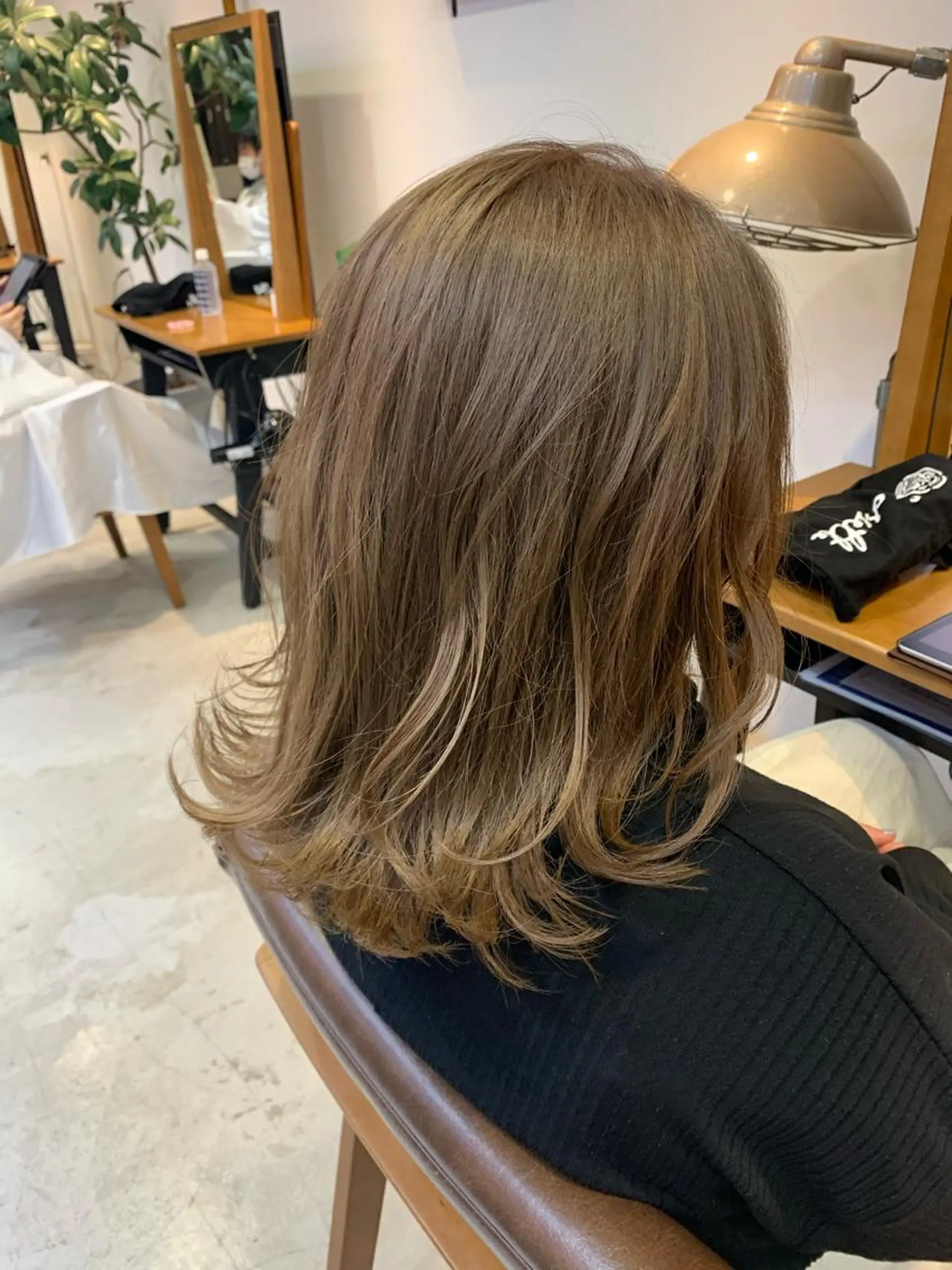 ミディアム カラー 斉藤 未佳のヘアスタイル