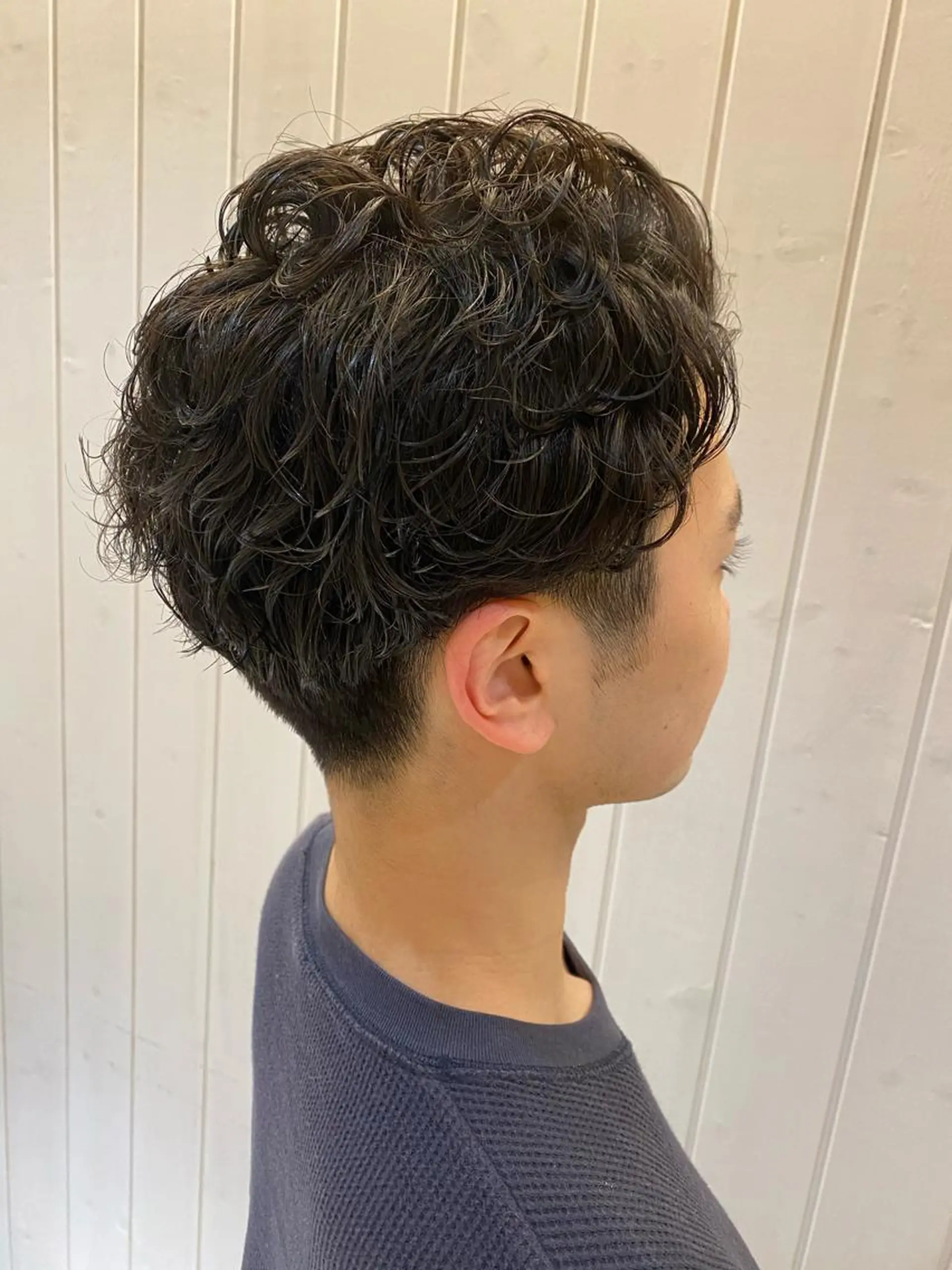 パーマ メンズ カット パーマ 透明感カラー・ 髪質改善🩵イケダのヘアスタイル