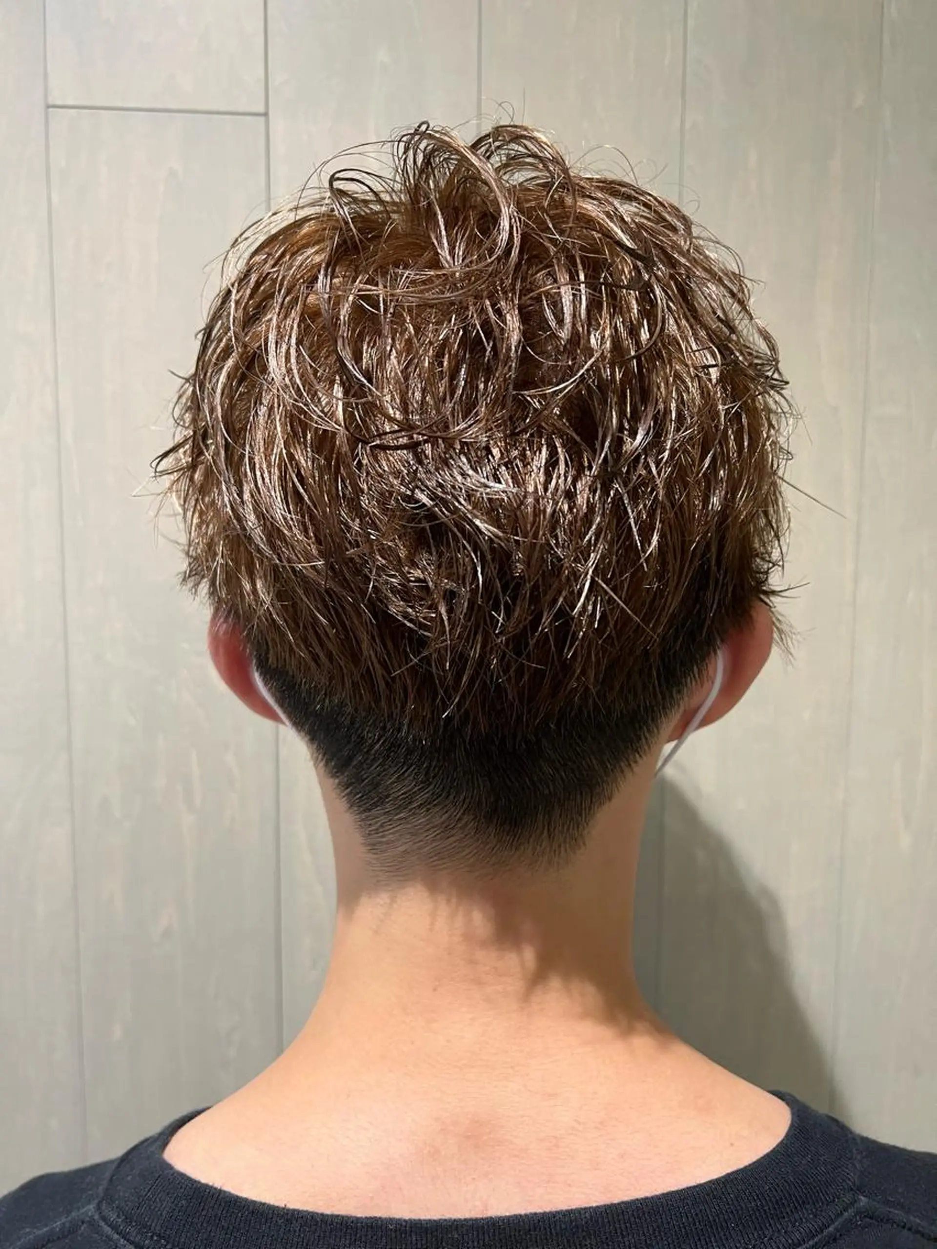 ショート カラー メンズ 糟谷 慈英のヘアスタイル