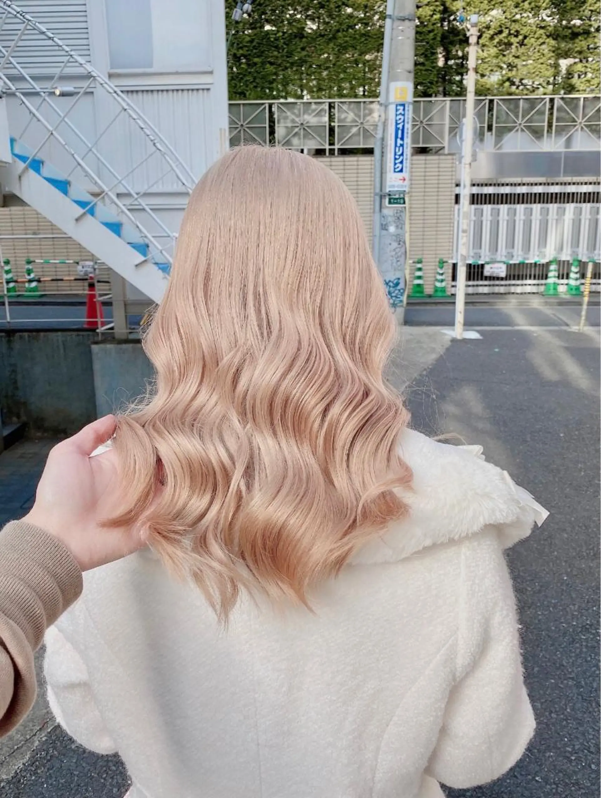 セミロング カラー ヘアアレンジ アッシュ アッシュグレー アッシュグレージュ バレイヤージュ ミストバング カット ヘアカラー トリートメント ヘアセット 柔らかカラー/ レイヤーYUTO🧋のヘアスタイル