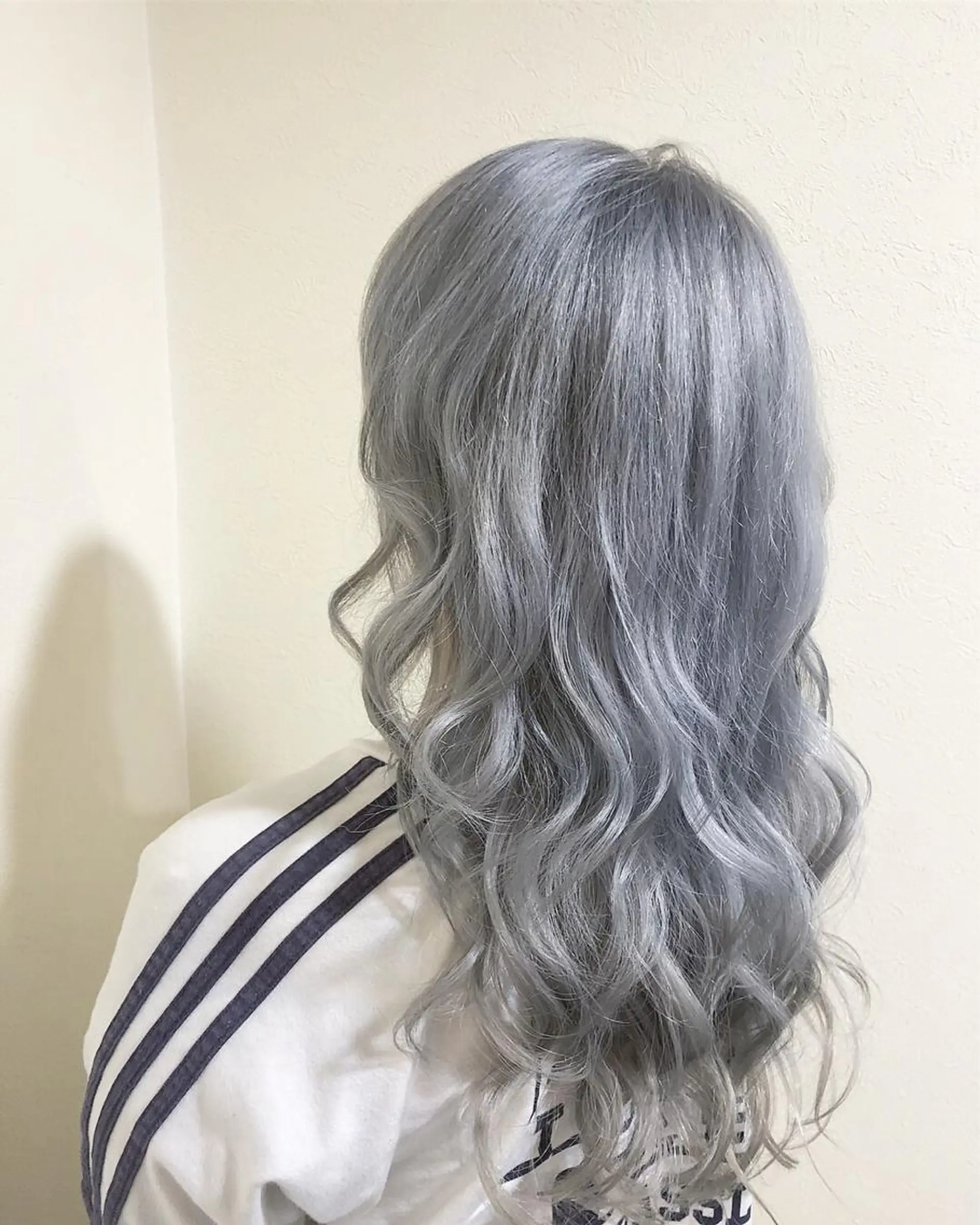 ロング アッシュ ヤマグチ ヒカルのヘアスタイル