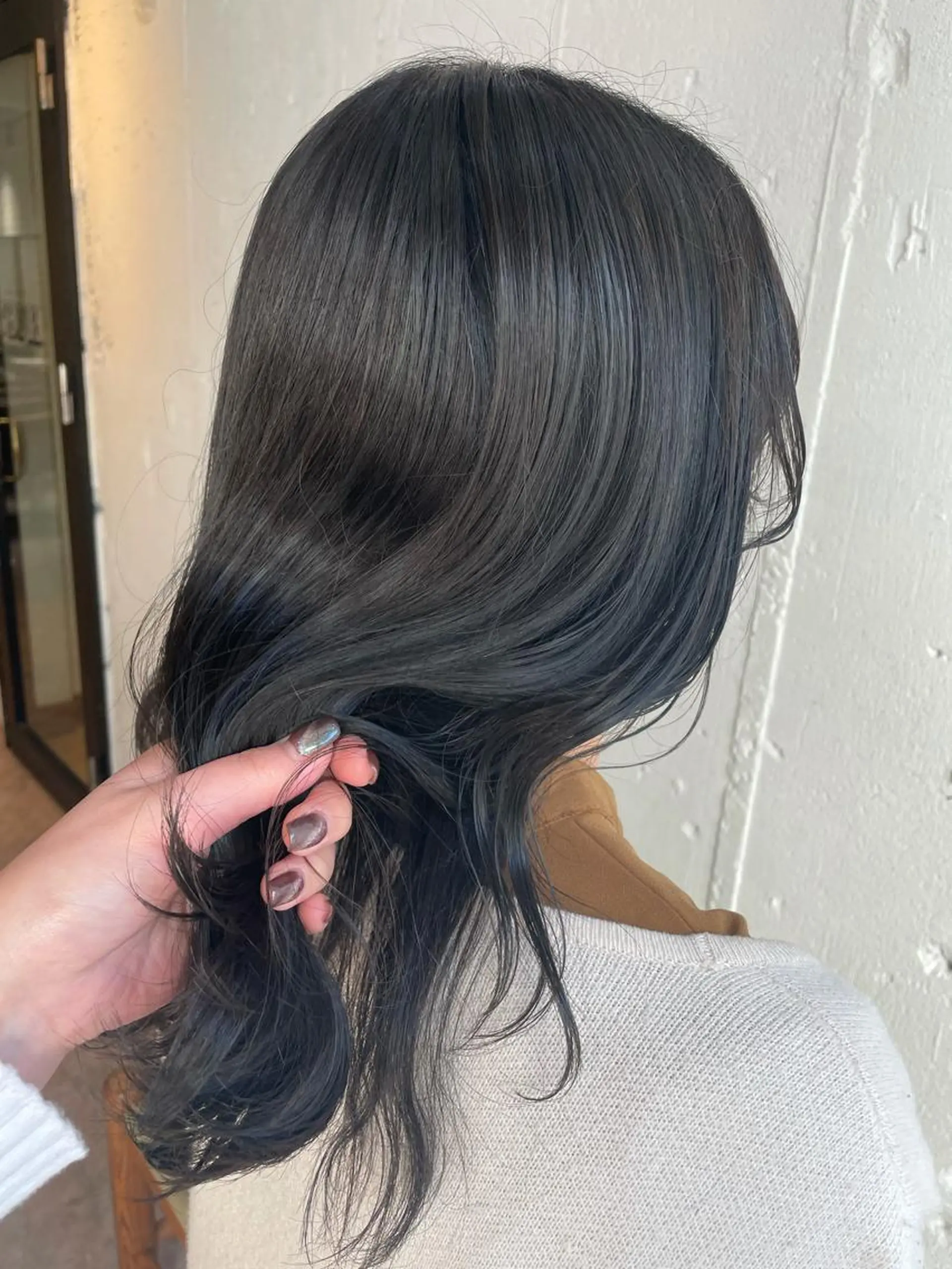 ミディアム カラー グレージュ ヘアカラー トリートメント hisano / ハイトーン･透明感のヘアスタイル