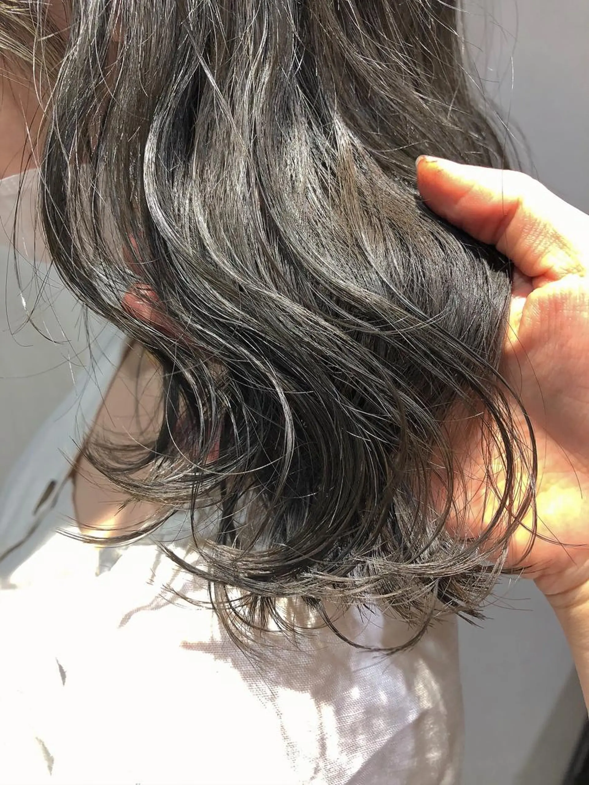 ミディアム カラー 圧倒的透明感カラー nana🦕のヘアスタイル