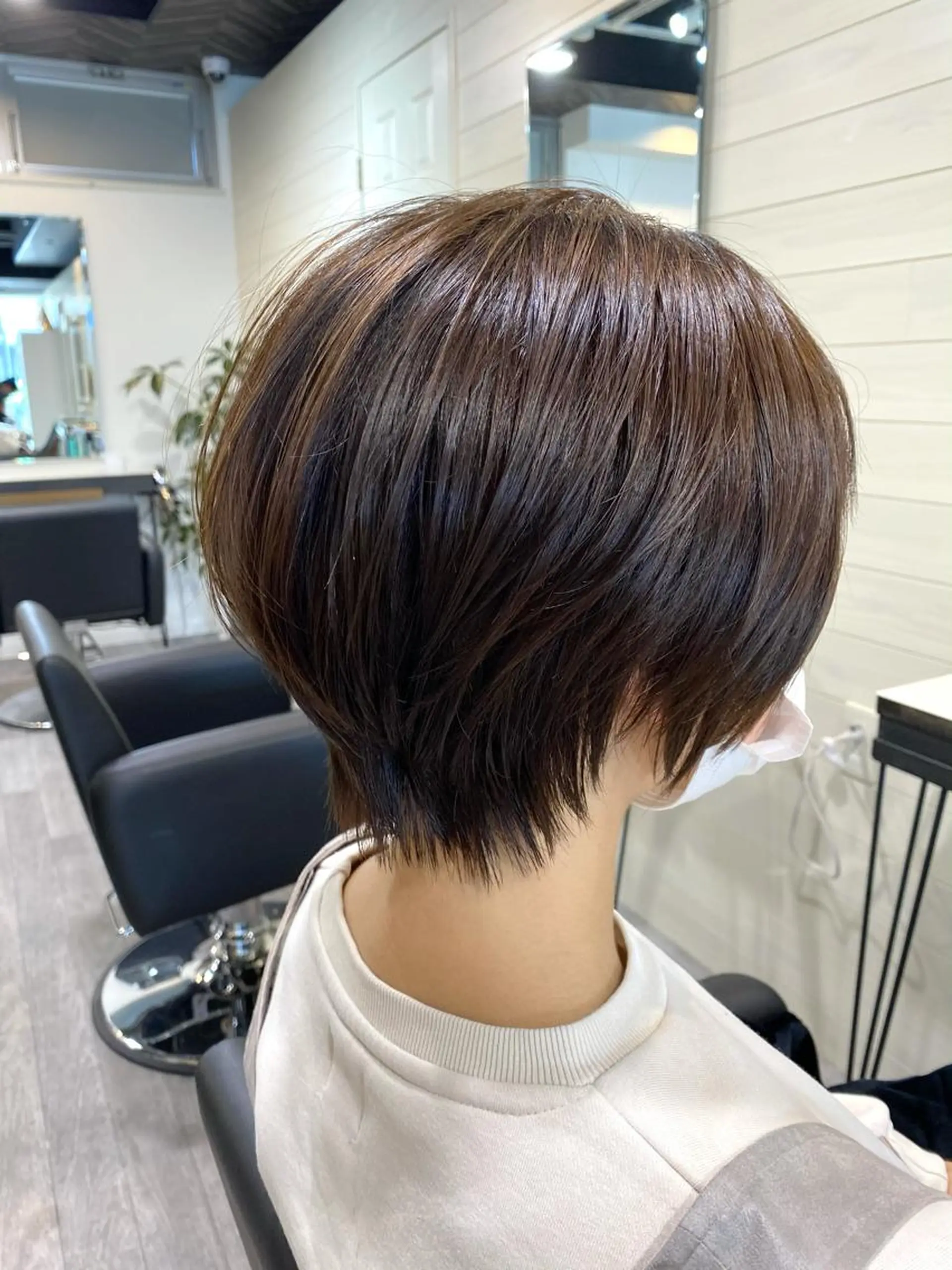 ショート カラー ハンサムショート アディクシーカラー バレイヤージュ ブリーチ ケアブリーチ カット トリートメント unpeu hair  二条所属・先着1名様限定 カット無料のヘアスタイル