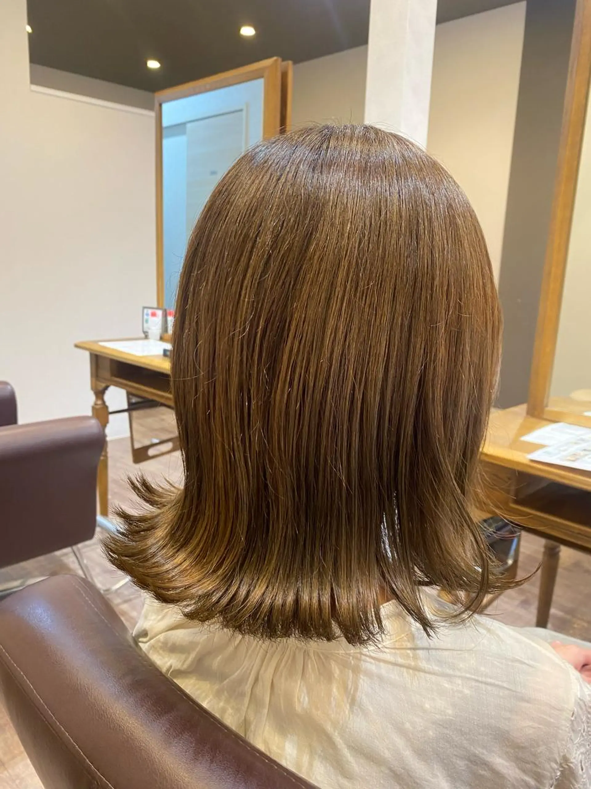 ミディアム カット ヘアカラー 美容室Limb所属・髪質改善/縮毛/小林 水葵のヘアスタイル