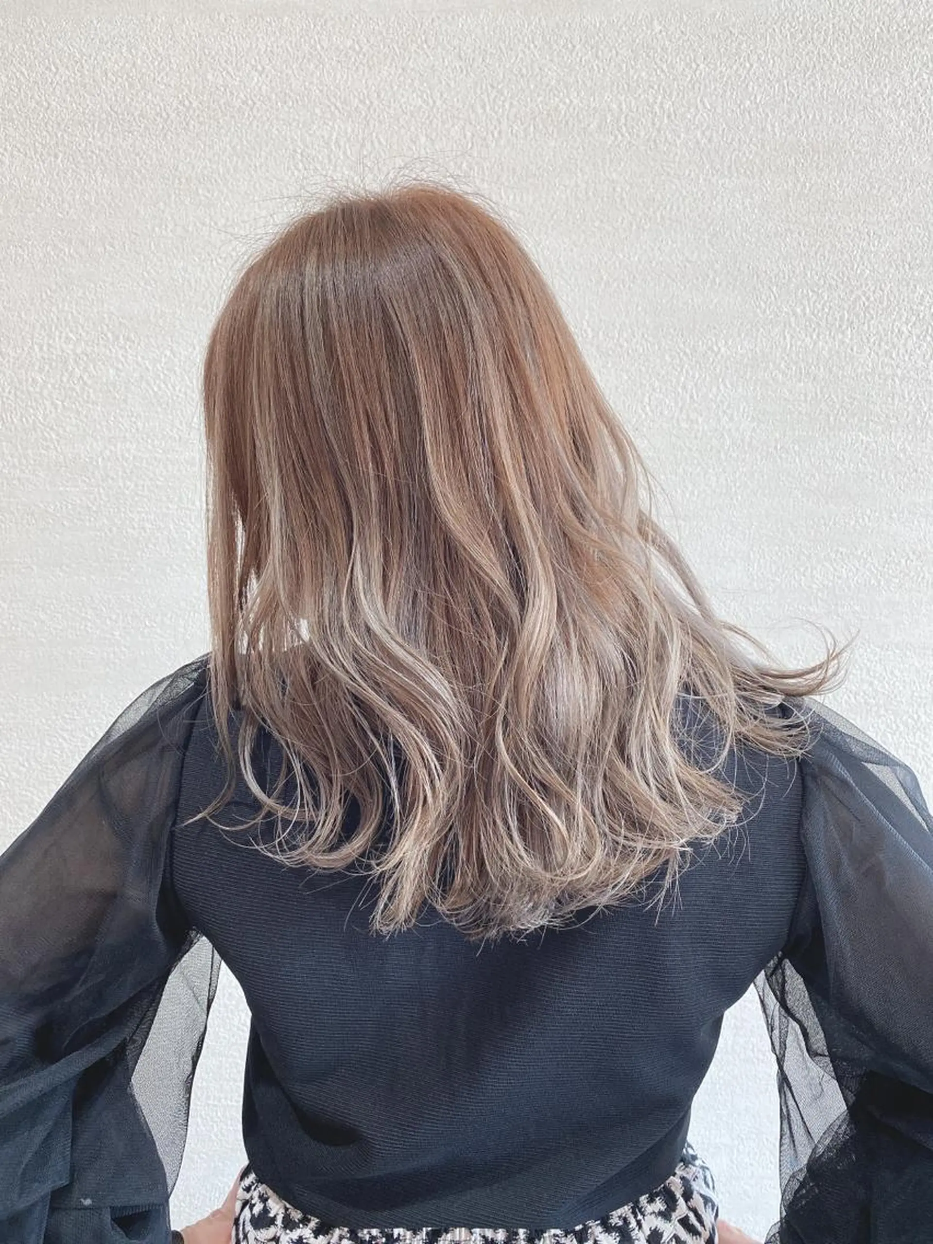 ミディアム カラー ハイライトカラー ハイトーンカラー ハイライト 小森 拓哉のヘアスタイル