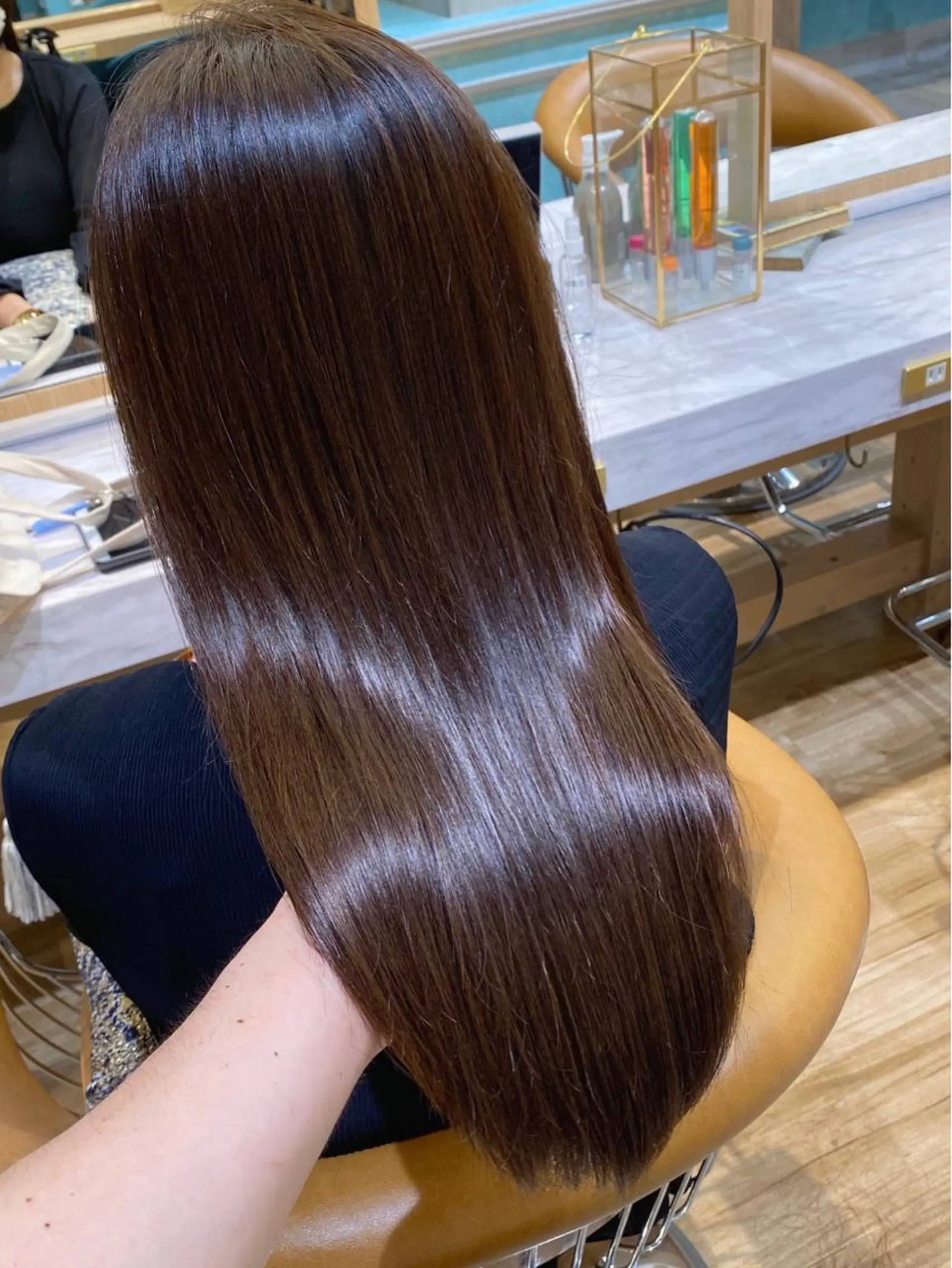 ロング カット ヘアカラー 縮毛矯正 トリートメント 山本翔一郎 韓国顔周りレイヤーのヘアスタイル