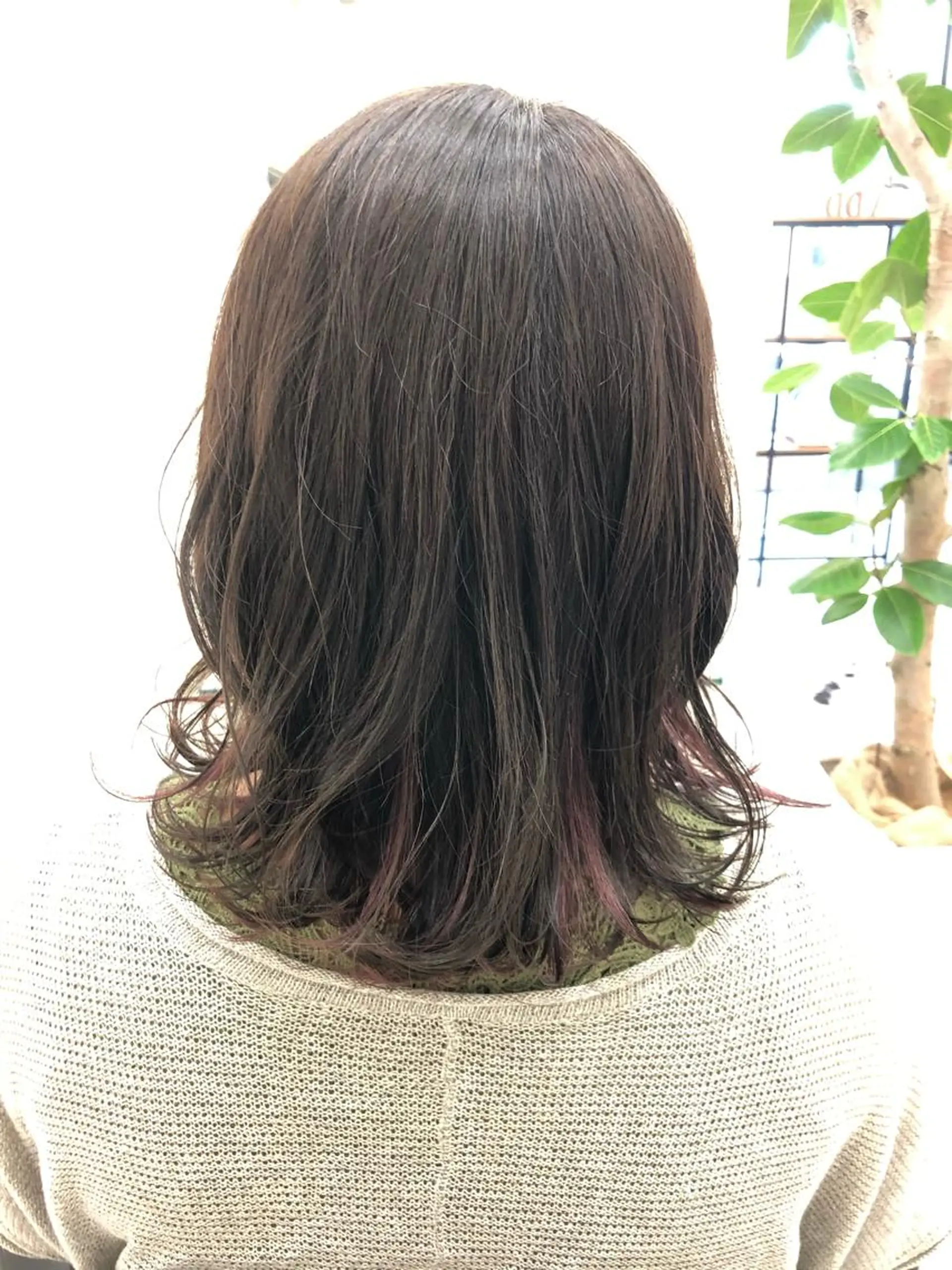 ミディアム カラー 渕向 克海のヘアスタイル