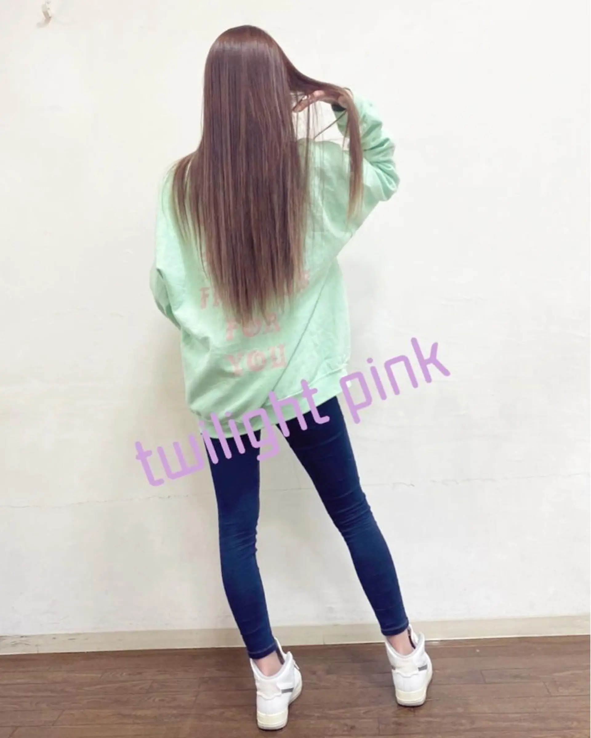 ロング カラー イルミナカラー ピンクカラー カット ヘアカラー GLAD 萩原のヘアスタイル