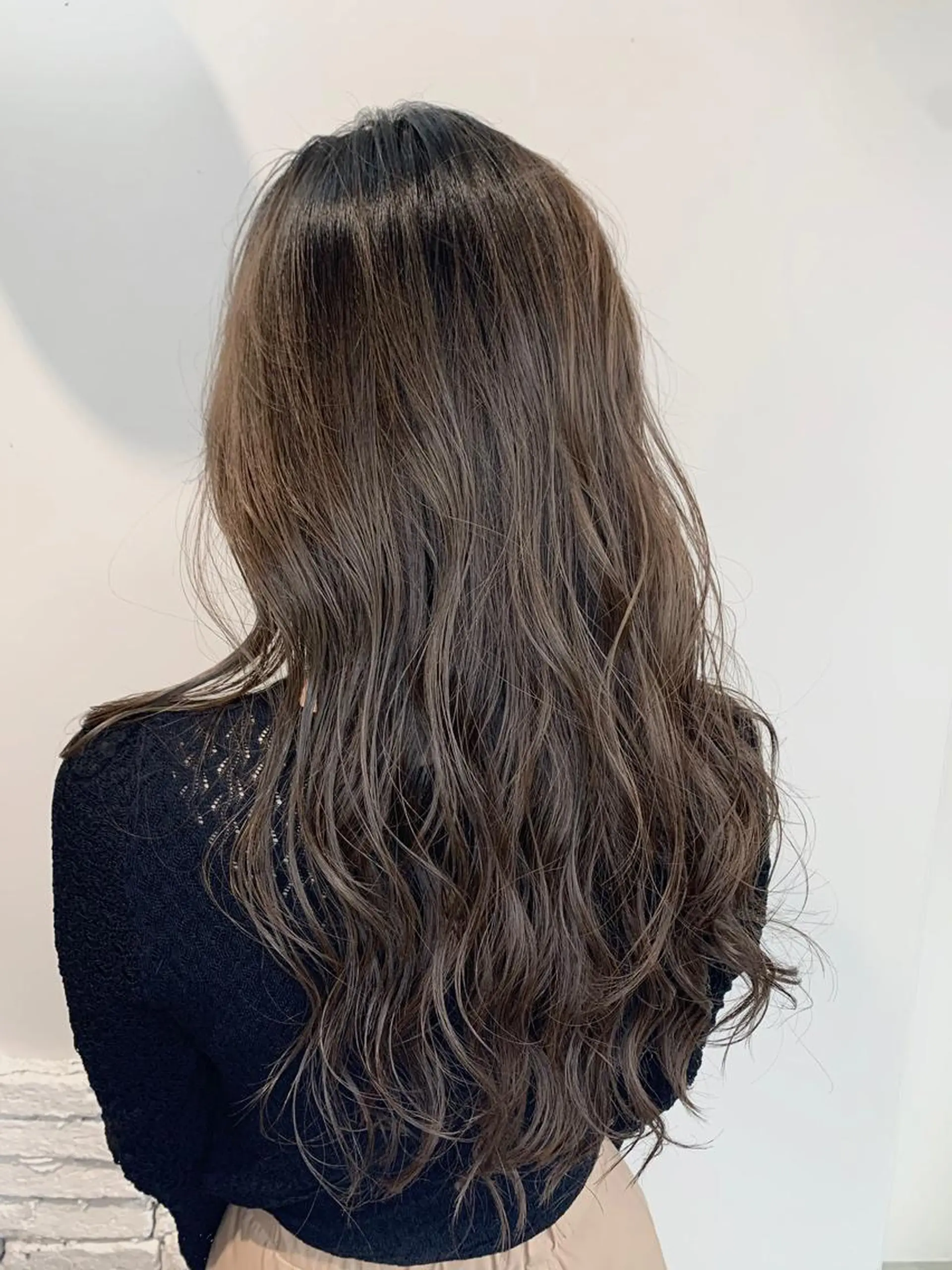 ロング カラー パーマ グラデーションカラー ハイライトカラー ハイライト ヘアカラー トリートメント Chlom🌿Top Stylist沖田のヘアスタイル