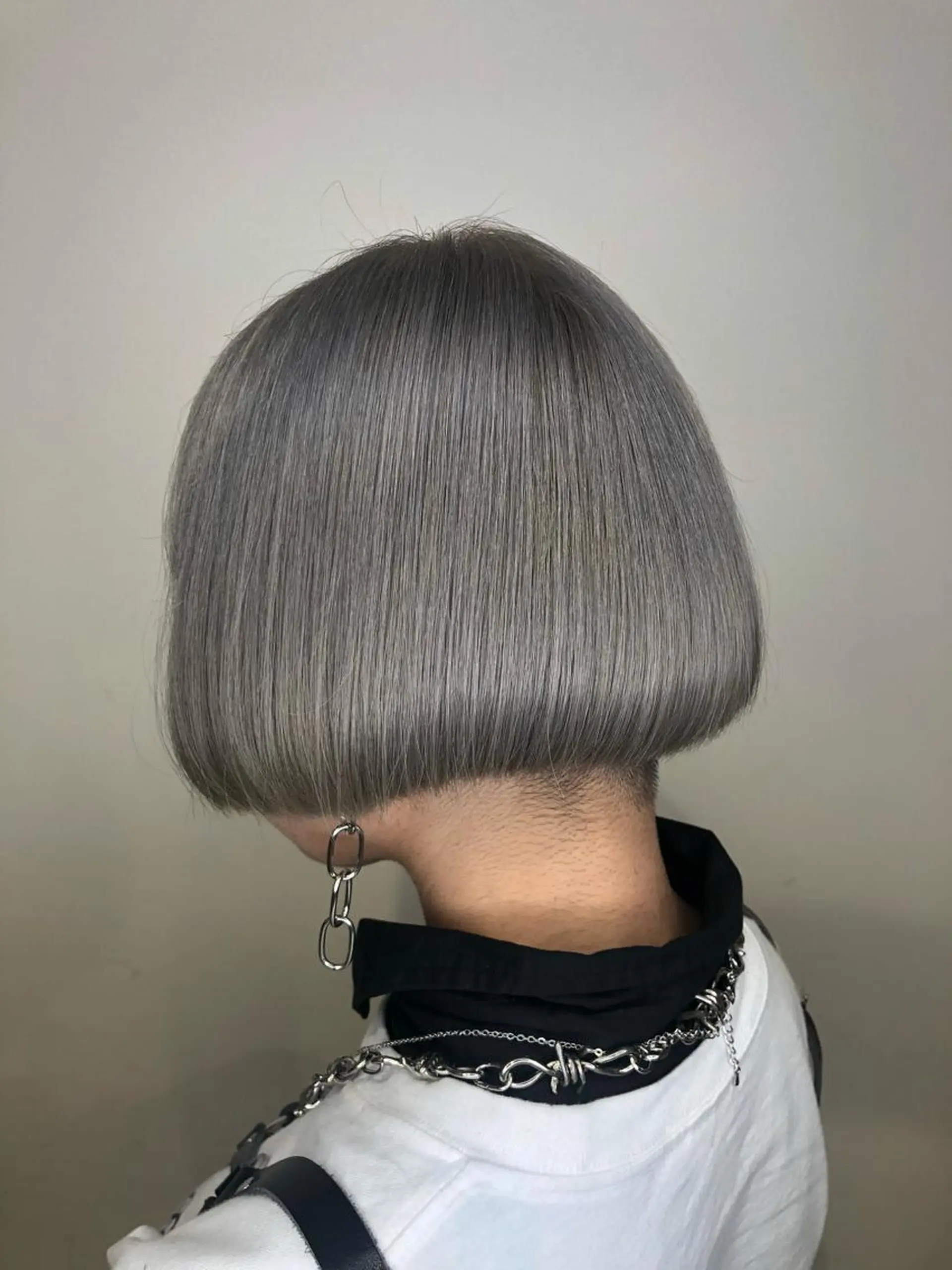 ミディアム カラー ウルフカット/吉村 桃子のヘアスタイル