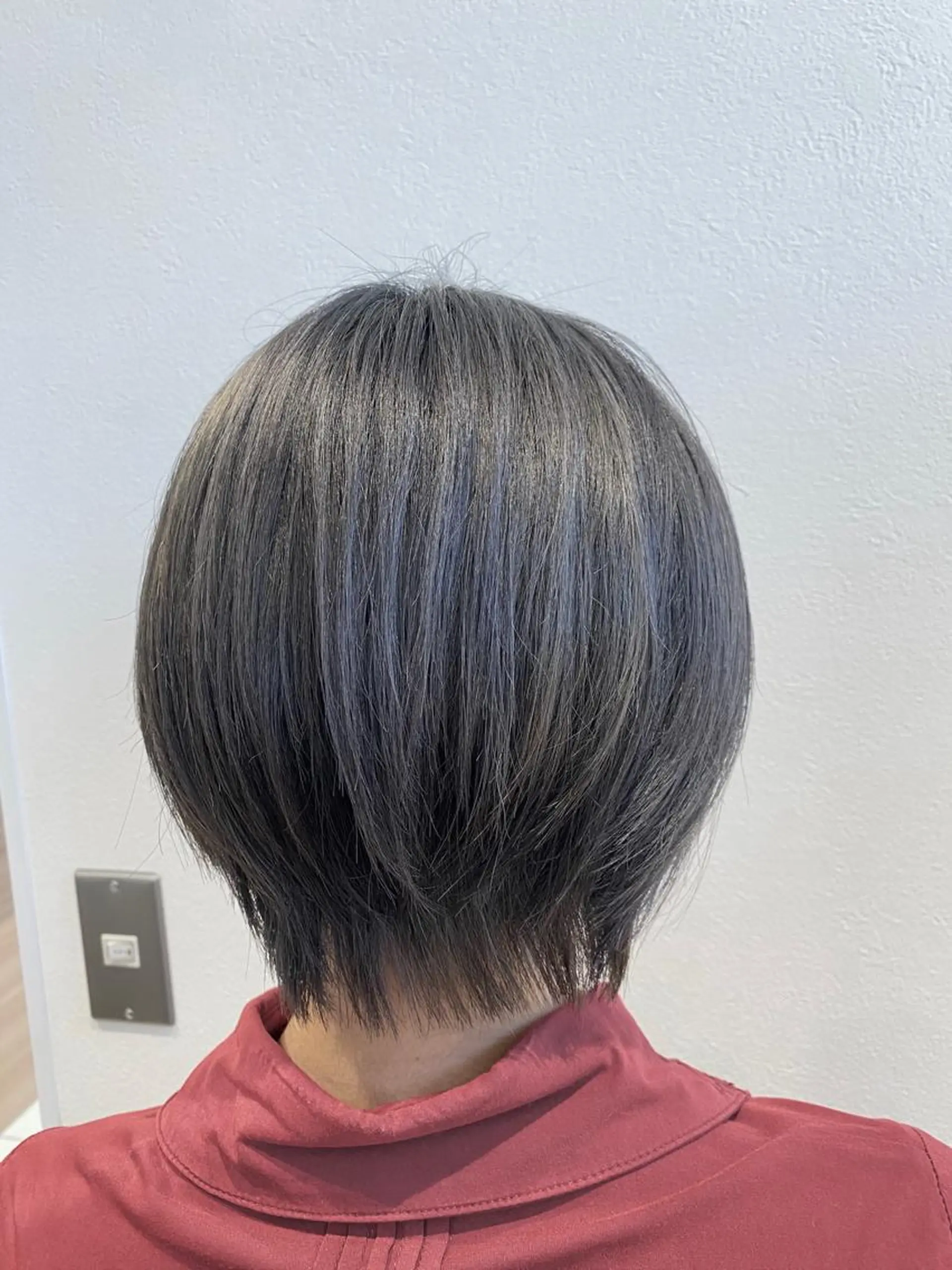 ショート カラー ✨髪質改善が大好評✨ 美容室lic近藤✨のヘアスタイル