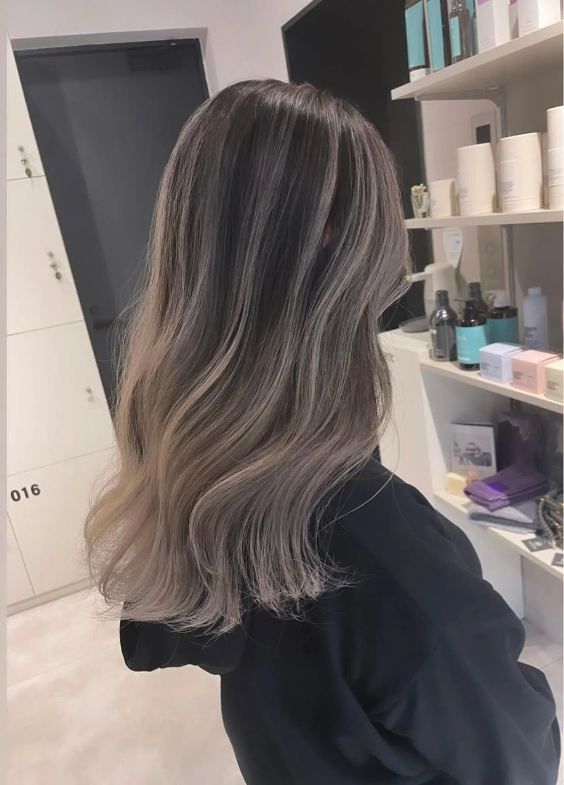 ミディアム カラー バレイヤージュ レイヤーカット ブリーチ👩‍🦳/ ‪✂︎MANAMIのヘアスタイル