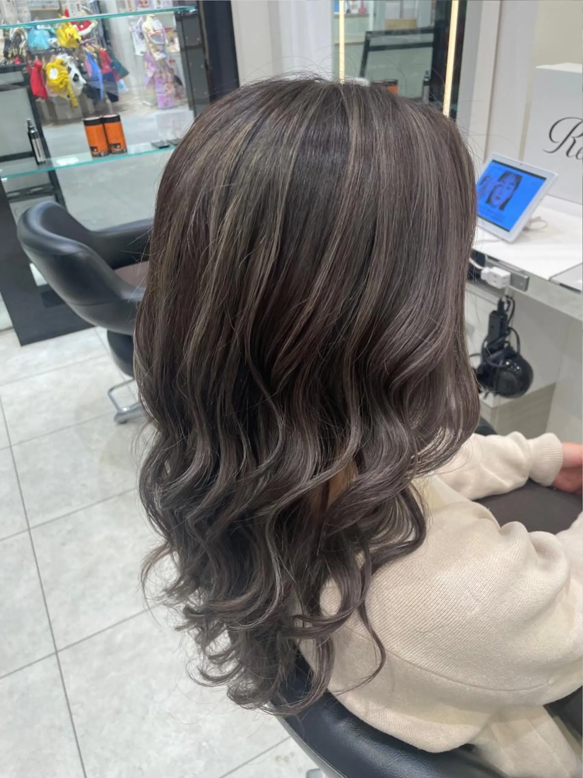 ロング カラー ハイライトカラー ハイライト GOAT_茅ヶ崎 キシ サクラのヘアスタイル