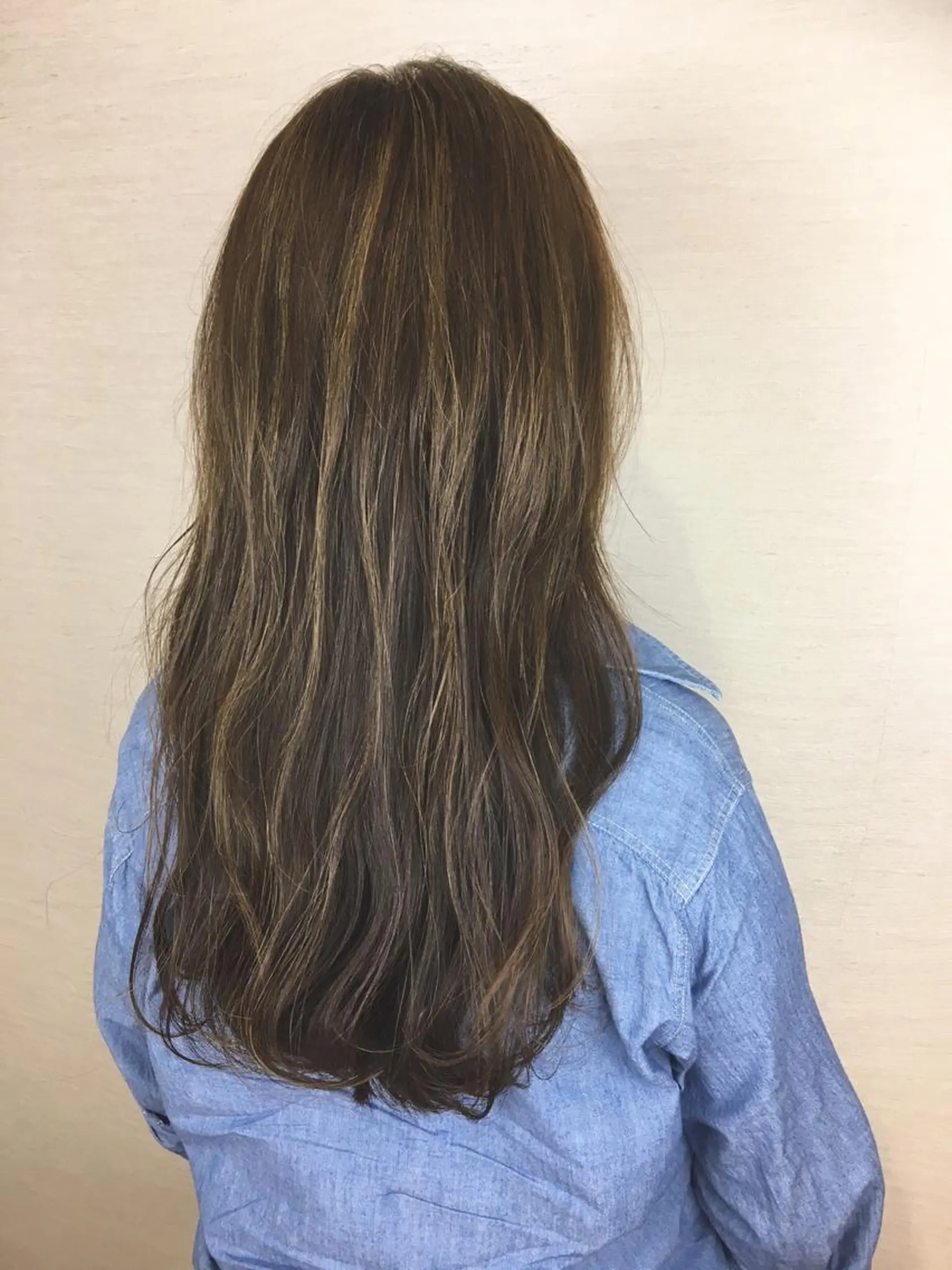 セミロング ブリーチなしダブル/ レイヤーカット 小棹のヘアスタイル