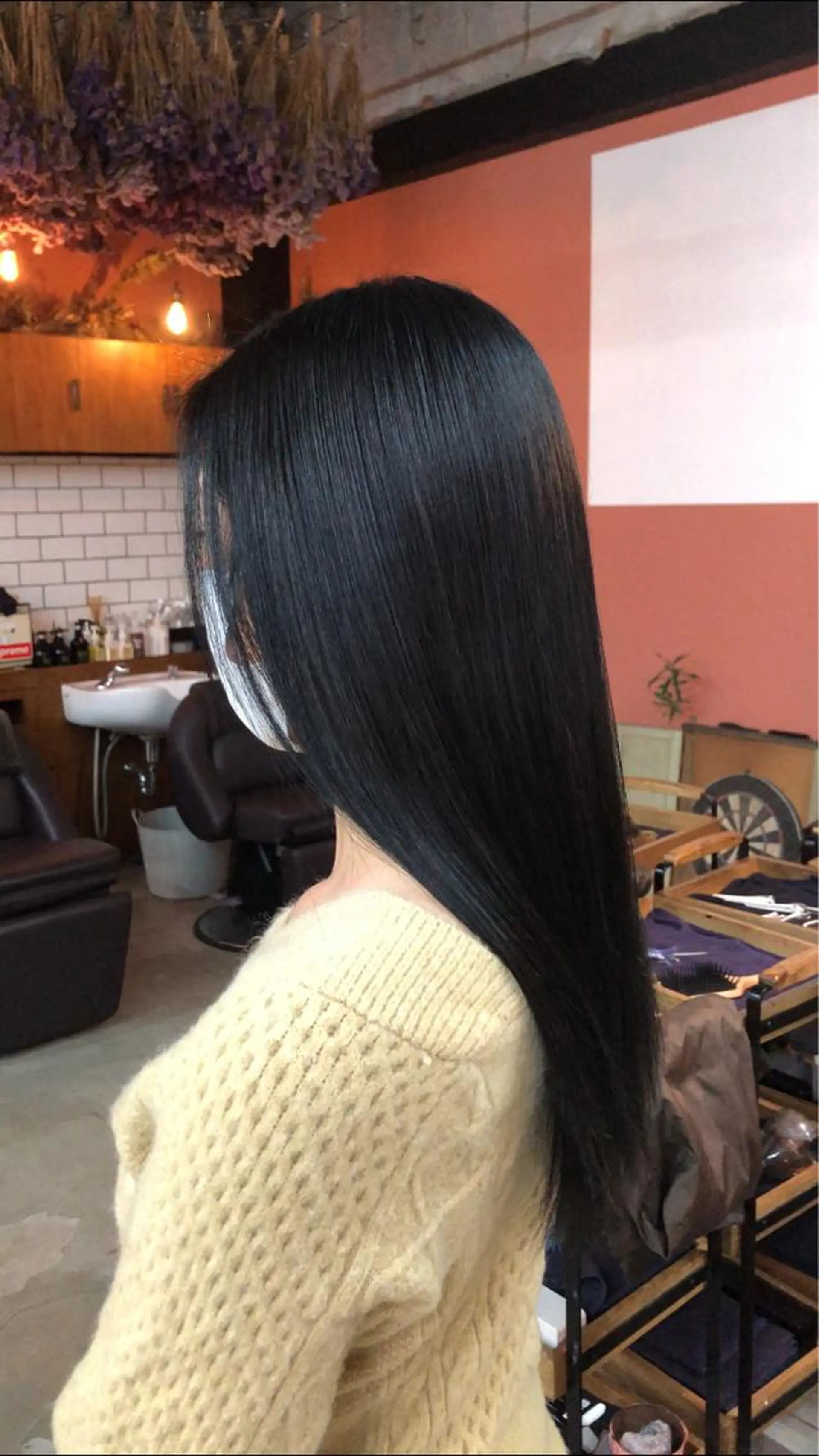 ロング カラー 黒髪 ブルーカラー ブルーブラック 透明感カラー 問屋町chapter 日笠快生のヘアスタイル