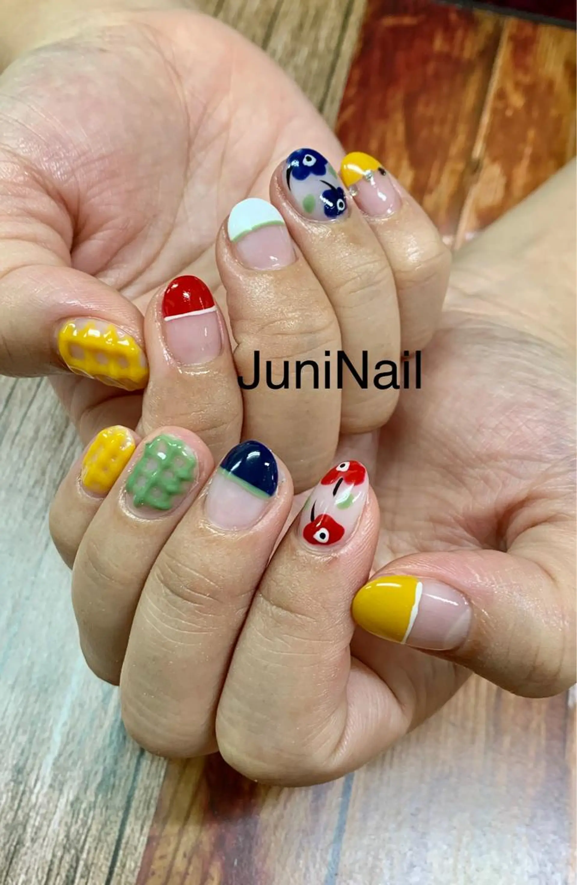 ネイル ハンドネイル JuniNail 주니네일🇰🇷suのネイルデザイン
