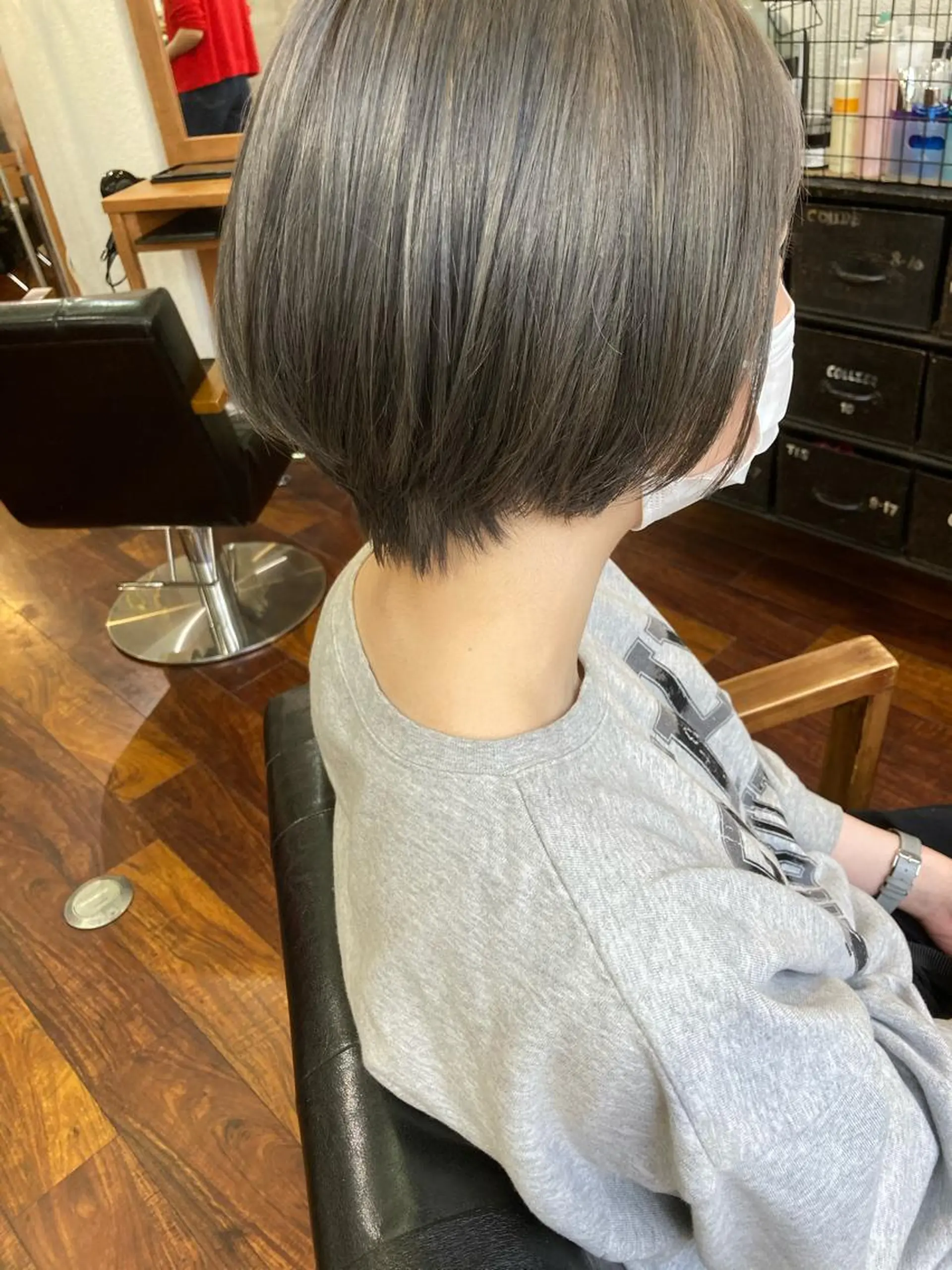 ショート カラー アッシュ ブリーチ シルバー シルバーアッシュ 小木曽智美 /ボブ/ショートのヘアスタイル