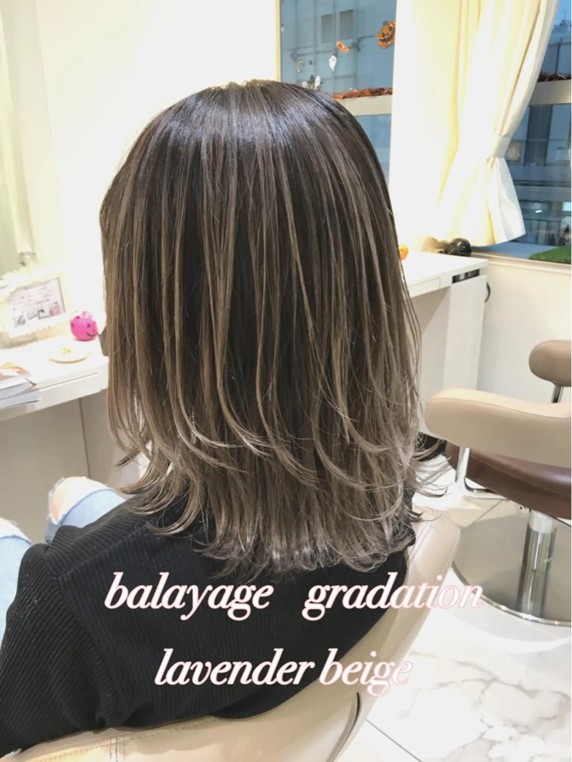 ミディアム カラー バレイヤージュ ベージュカラー グラデーションカラー ラベンダーカラー ラベンダーベージュ カット ヘアカラー 山崎俊輔/髪質改善 /バレイヤージュのヘアスタイル