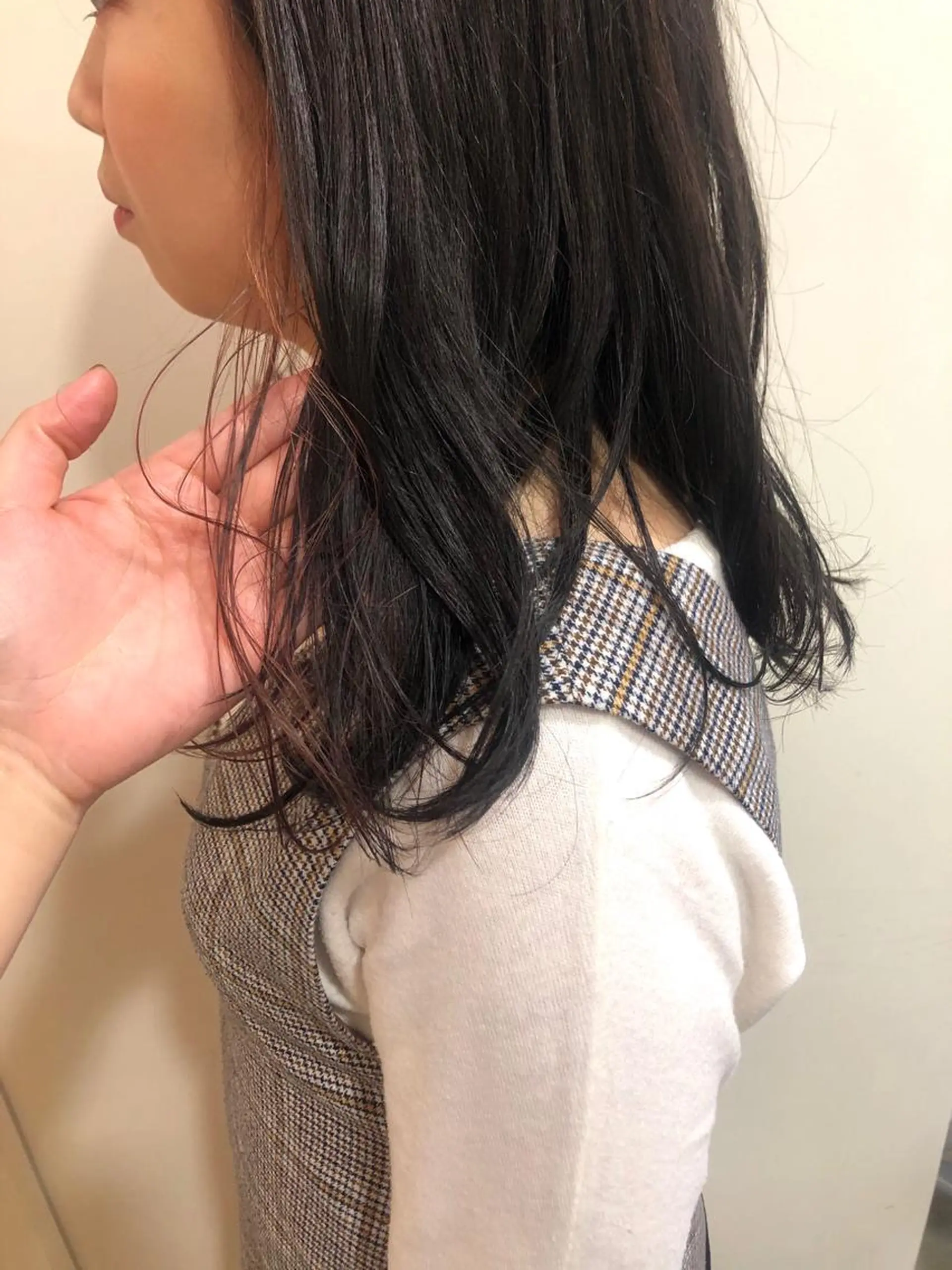 ミディアム カラー ヘアカラー トリートメント MIOベージュカラー 柔らかいカラーのヘアスタイル