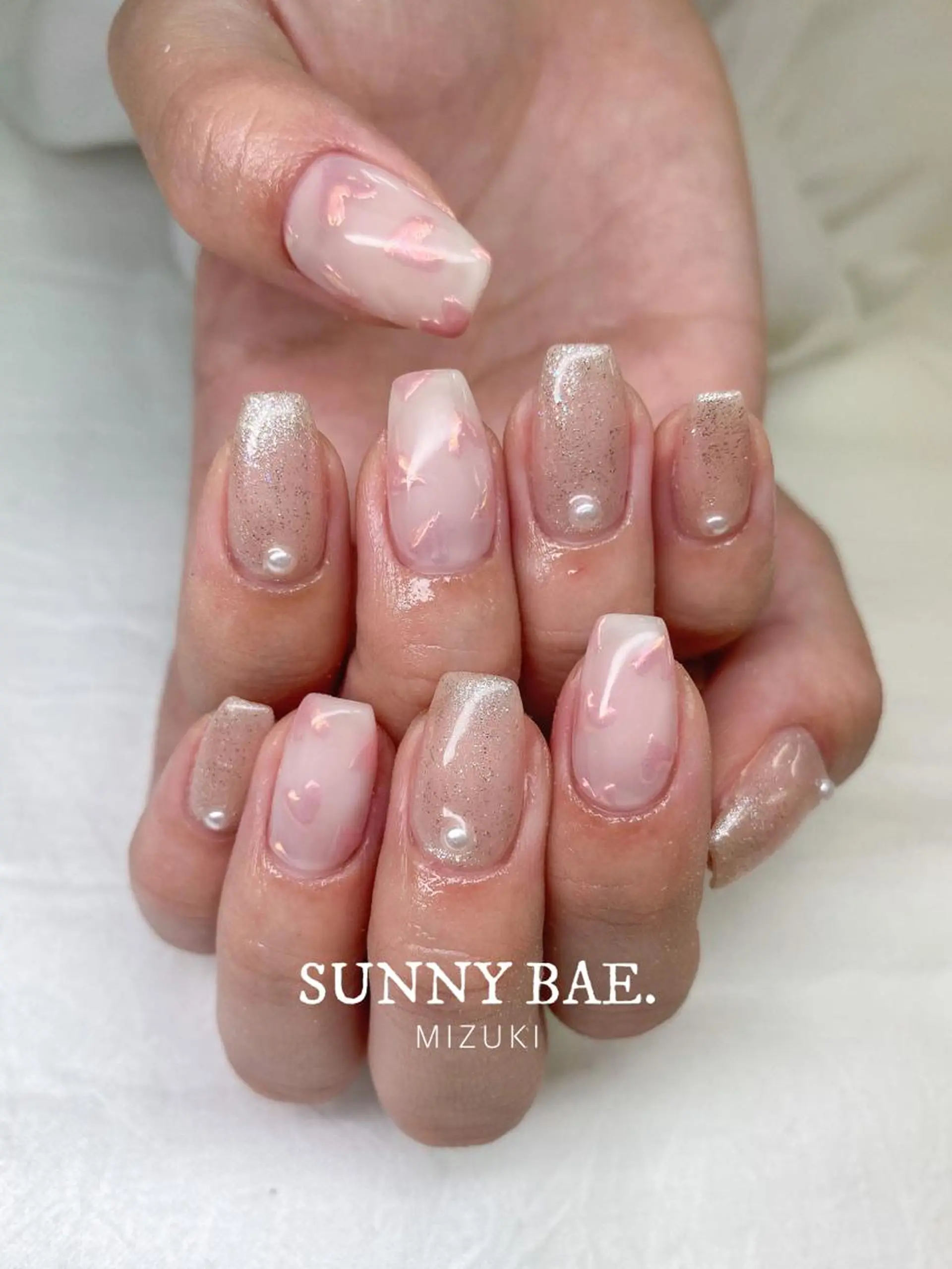 ネイル オーロラネイル ハート ラメ(グリッター) ミラーネイル ピンク ハンドネイル SUNNY BAE. 🌼MIZUKIのネイルデザイン