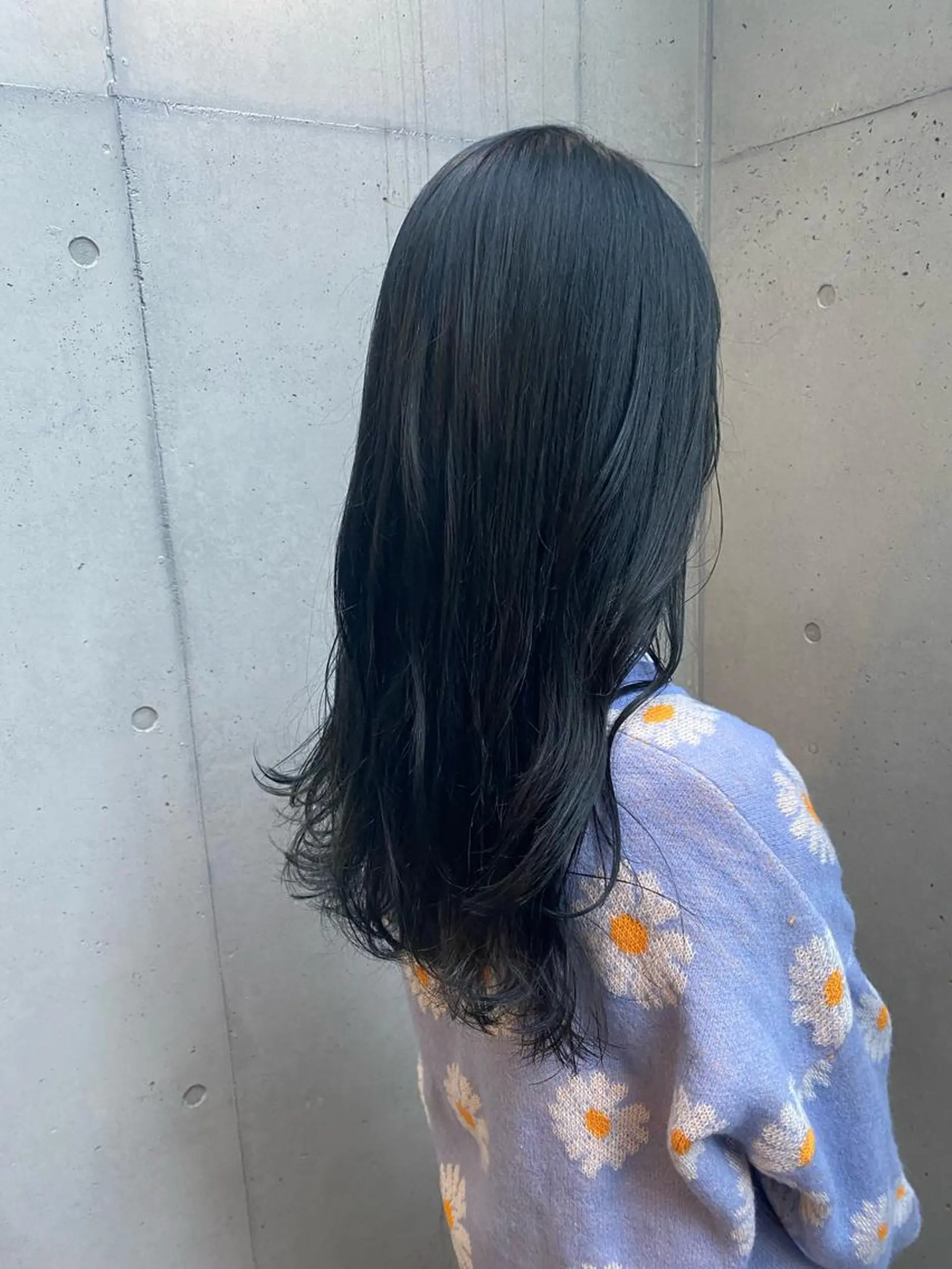 セミロング カラー 黒髪 ブルーカラー ブルーブラック ネイビーカラー カット ヘアカラー トリートメント ✨透明感カラー✨ 🦖佐々木未来🦕のヘアスタイル