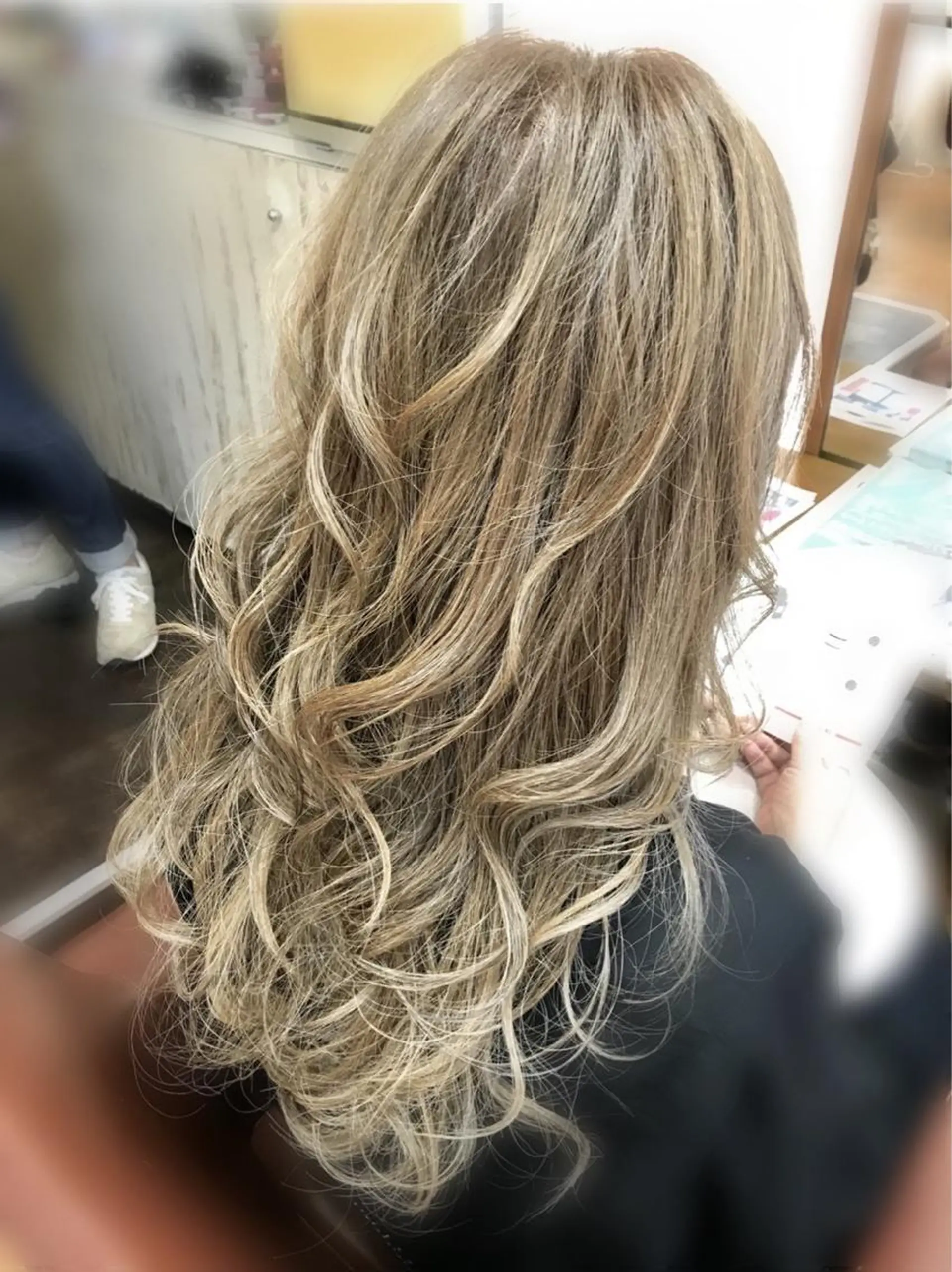 ロング カラー ブリーチ グラデーションカラー カット ヘアカラー トリートメント LINK yumiのヘアスタイル