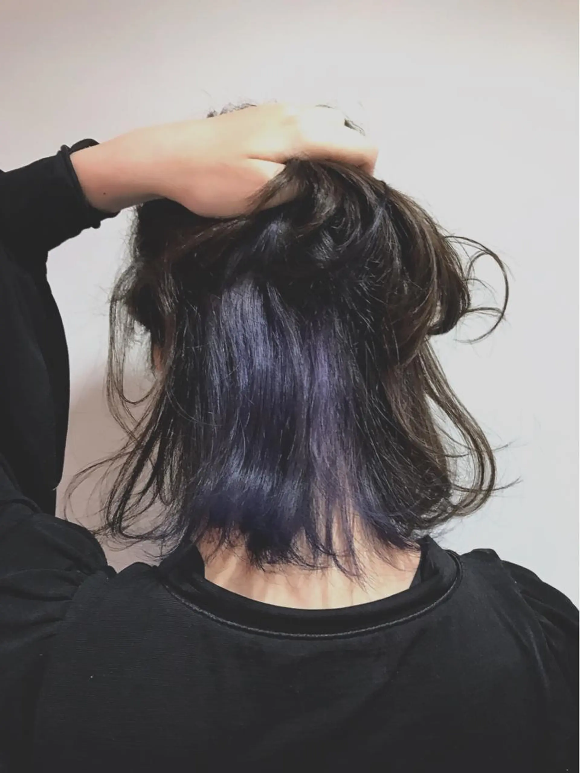 ショート カラー ブリーチ ブルーカラー 長谷川 誠志のヘアスタイル