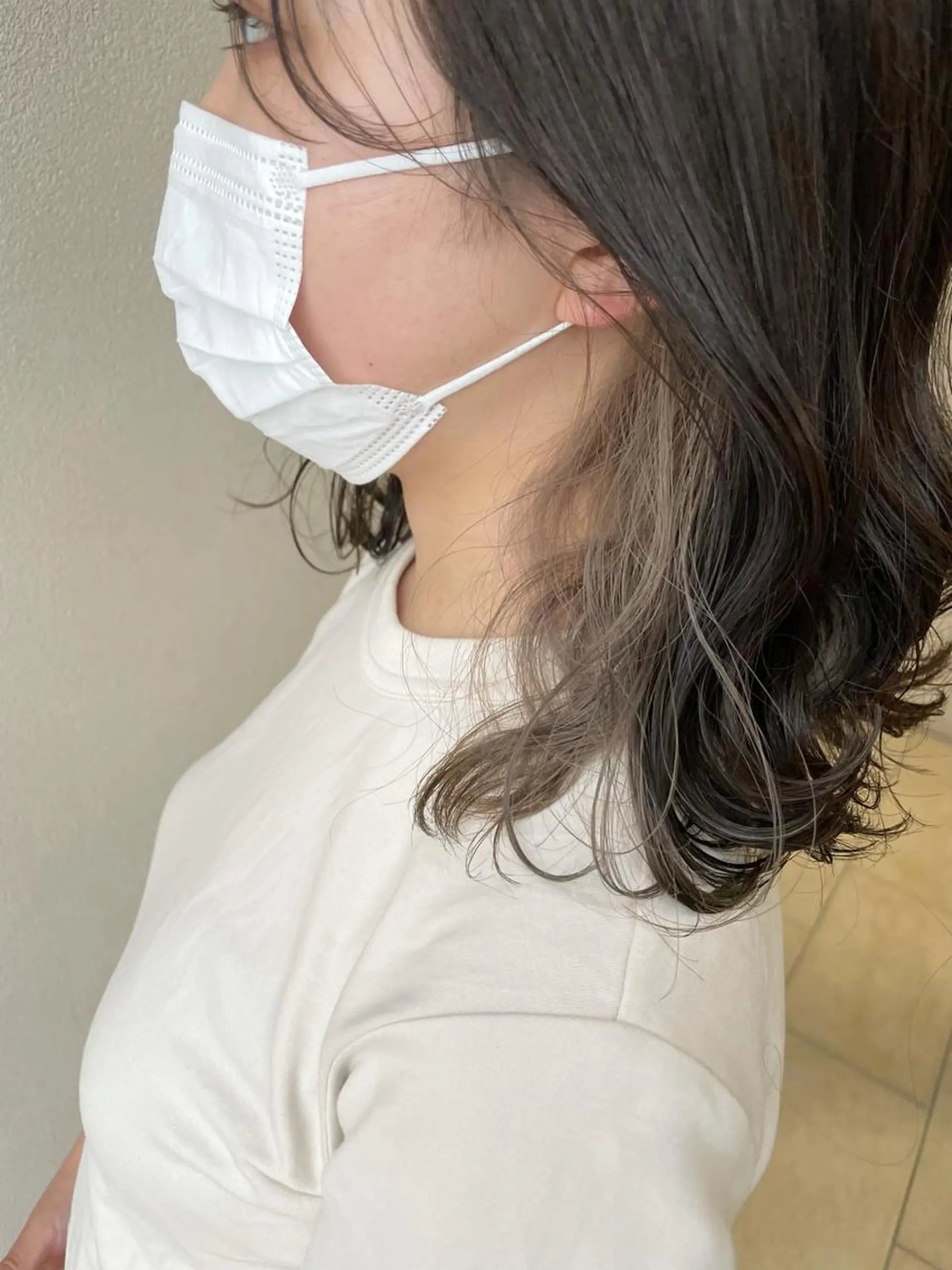 ミディアム カラー グレージュ インナーカラー ヘアカラー 沢田 瞳のヘアスタイル