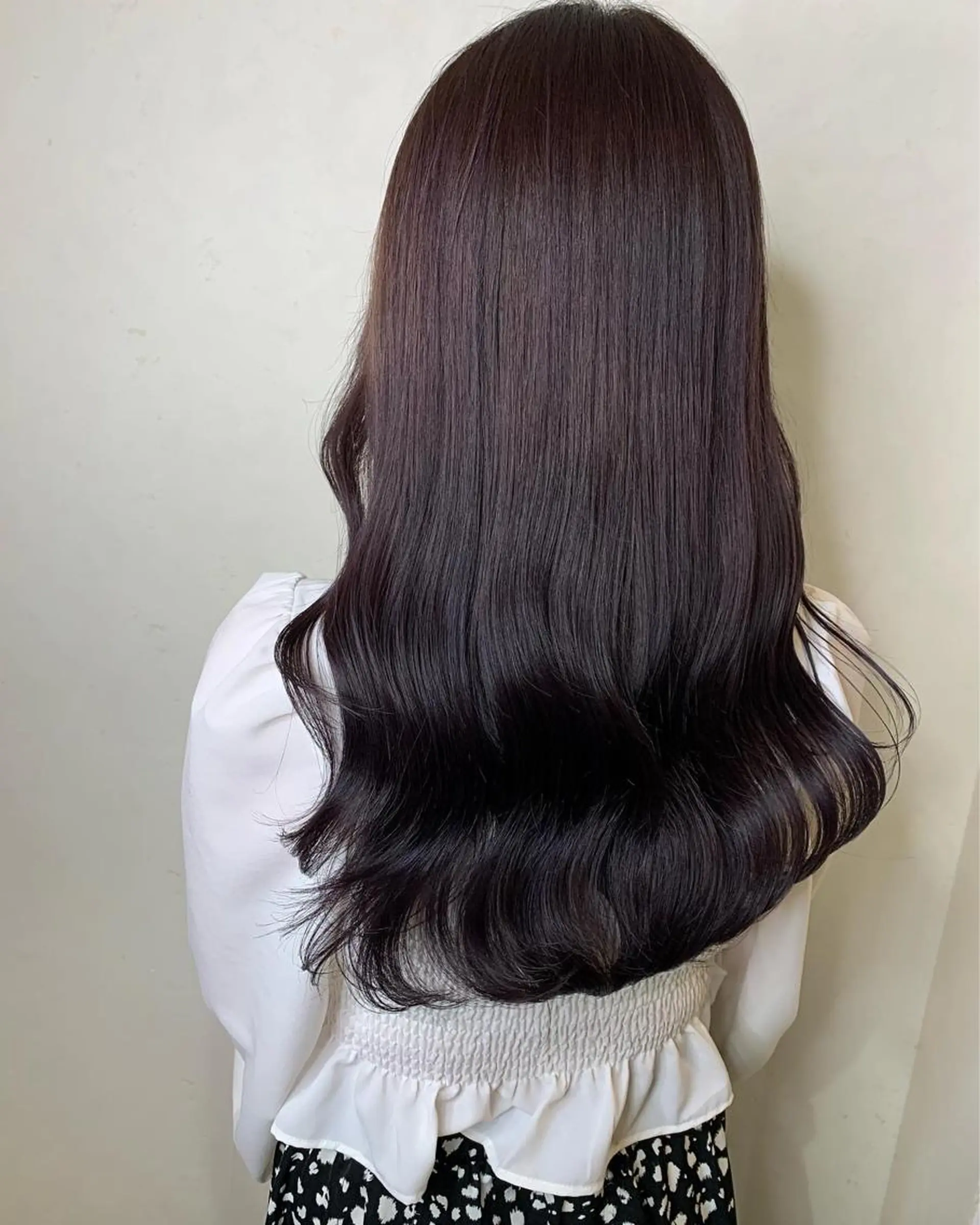 ロング カラー アッシュ 黒髪 ブリーチ ブルーカラー ブルーブラック オリーブカラー 特化　　kaiのヘアスタイル