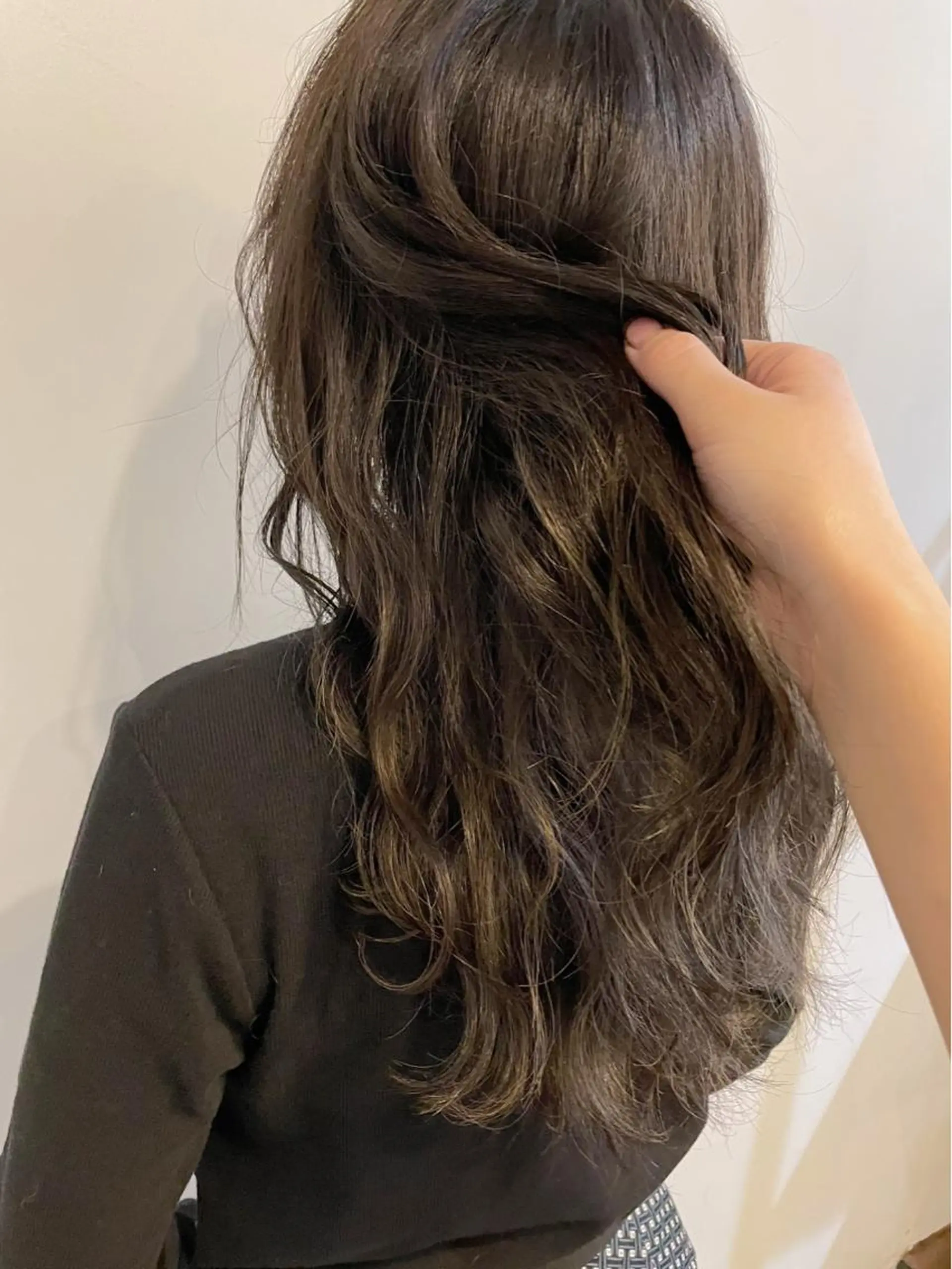 セミロング カラー 安藤 佑衣のヘアスタイル