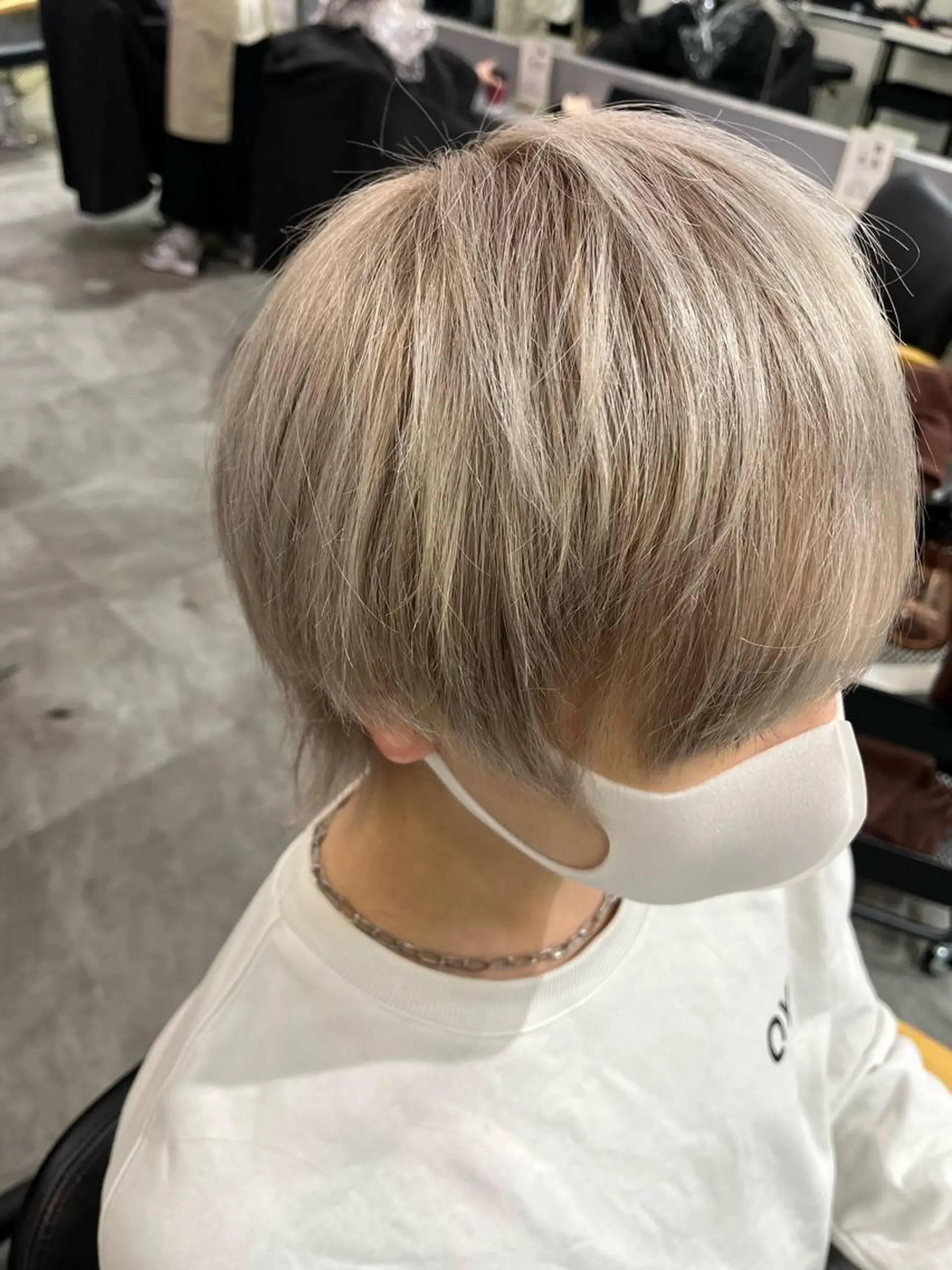 ショート ヘアカラー トリートメント ヘアセット 美髪/髪質改善 顔周り/透明感カラーのヘアスタイル