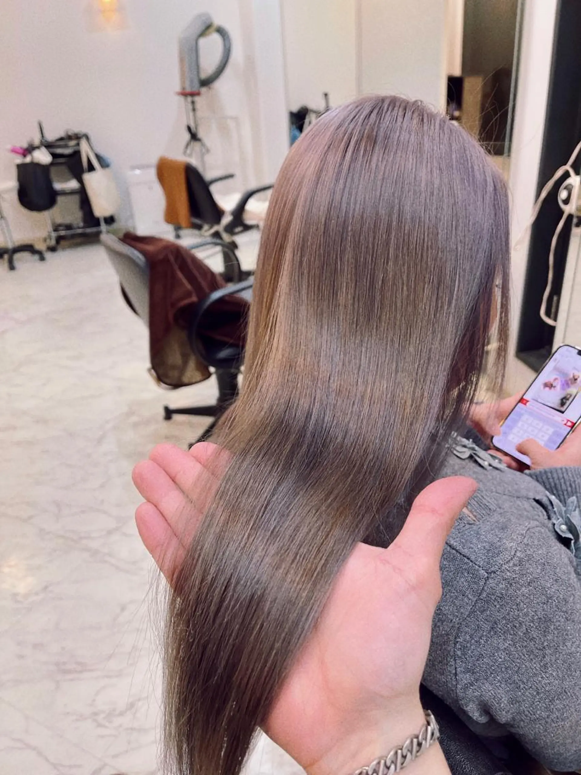 セミロング カラー グレージュ ハイトーンカラー ラベンダーカラー カット ヘアカラー トリートメント Artir所属・☆毎月先着15名まで ☆シバタユートのヘアスタイル