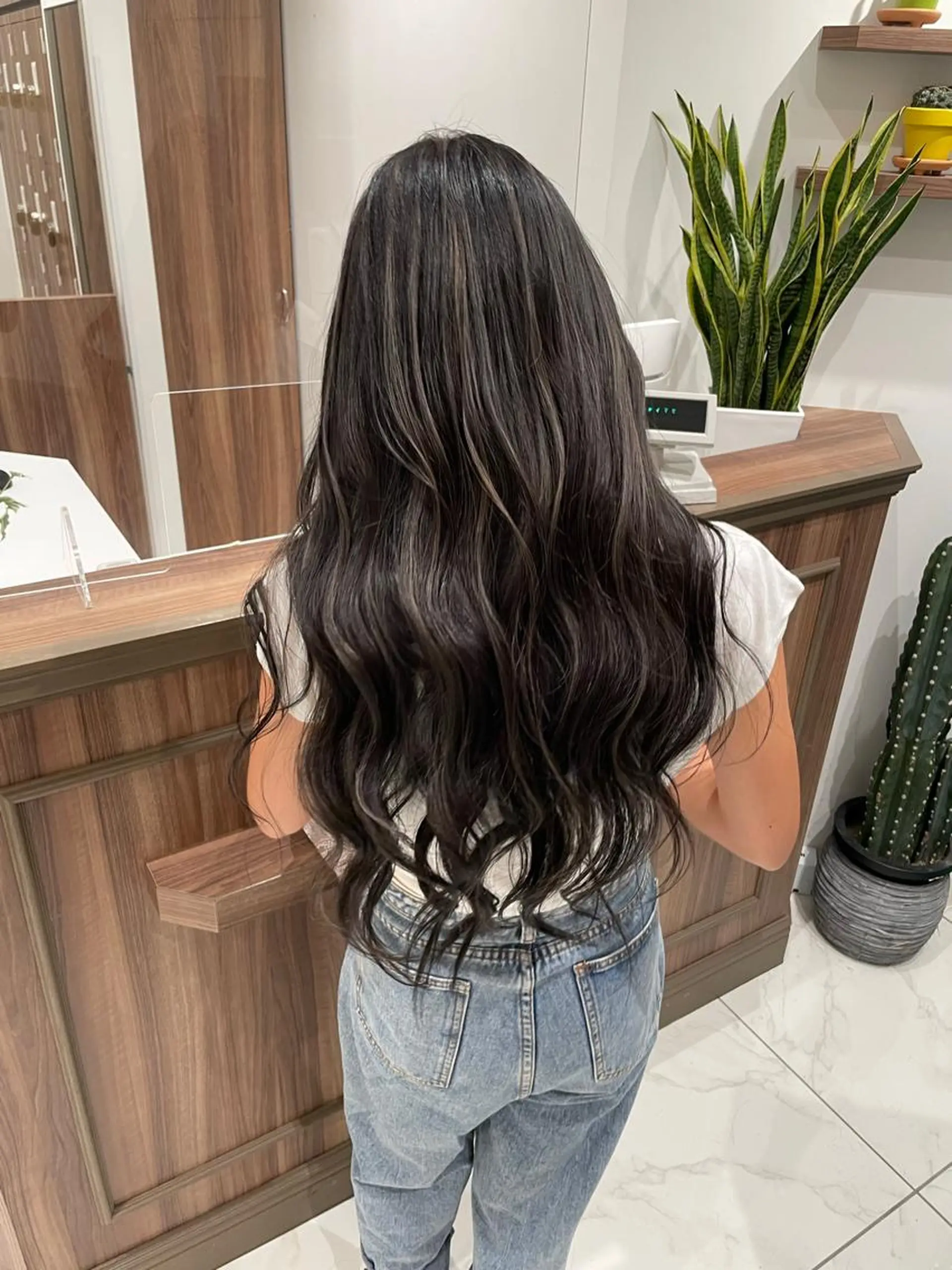 ロング カラー ヘアアレンジ ブリーチ ケアブリーチ ダブルカラー ハイライトカラー イルミナカラー ヘアカラー トリートメント 🇰🇷韓国ヘア★ 副店長.쿠리타⭐︎のヘアスタイル