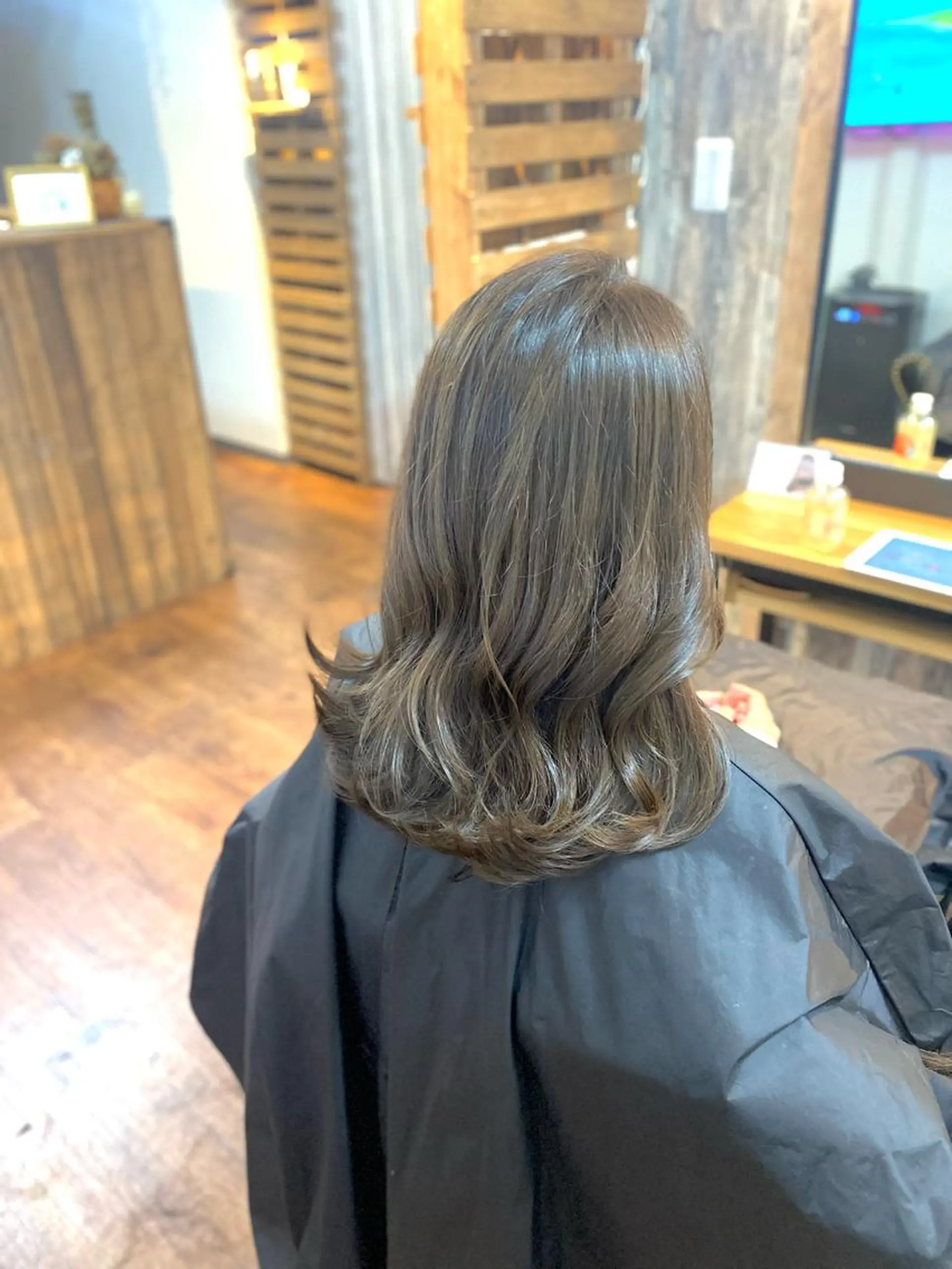 ミディアム カラー アッシュ カット ヘアカラー Lizir  ルズィール所属・Luzir⭐︎ GEN⭐︎のヘアスタイル