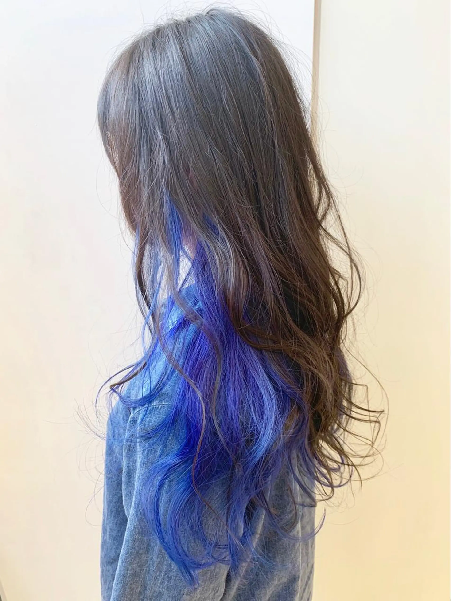 ロング カラー ブリーチ ブルーカラー ケアブリーチ トリートメント カット ヘアカラー トリートメント Le'a渋谷所属・インナーエクステ渋谷 🦋KAJIのヘアスタイル