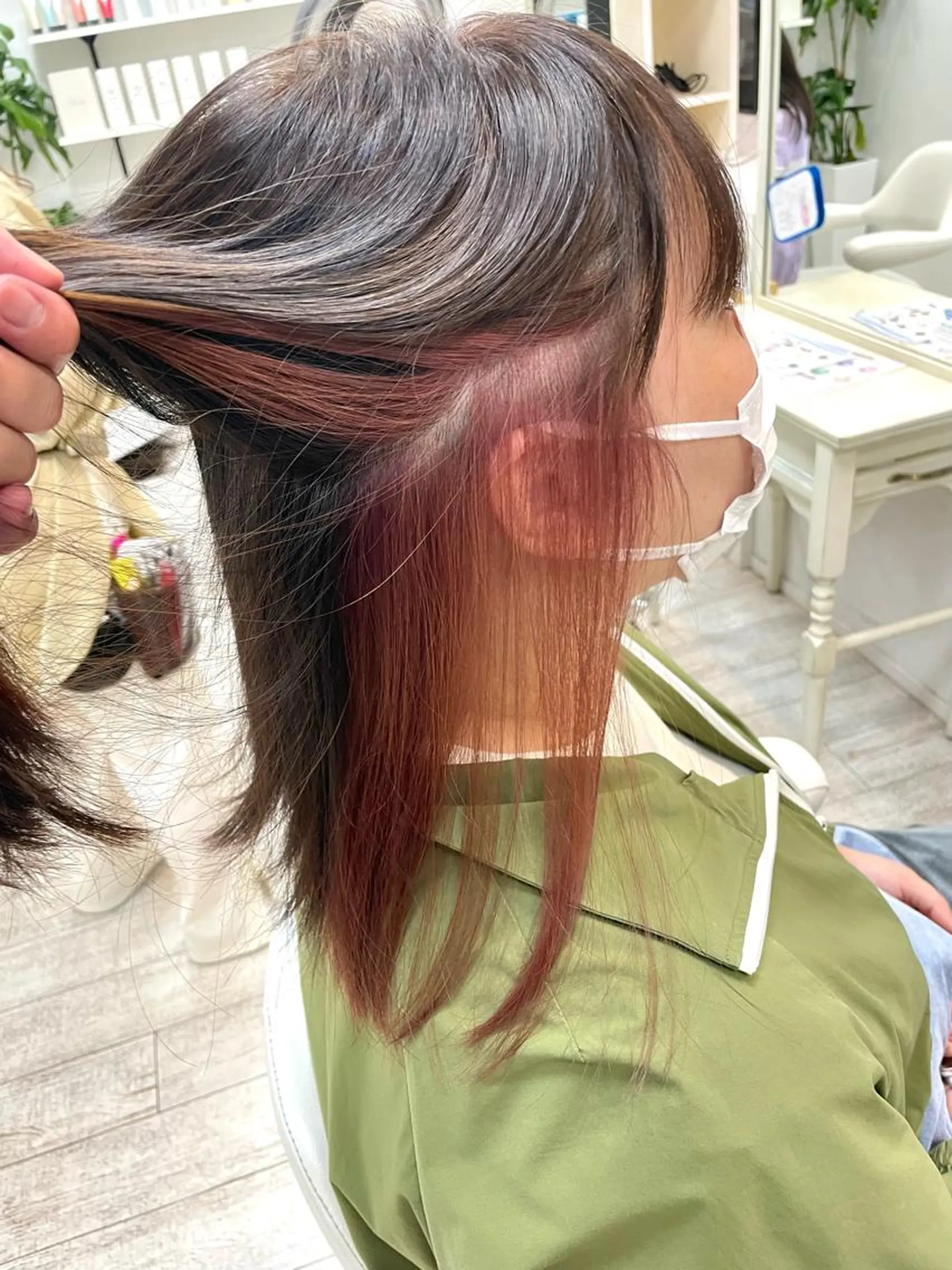 セミロング ヘアカラー 新籾 尚哉のヘアスタイル