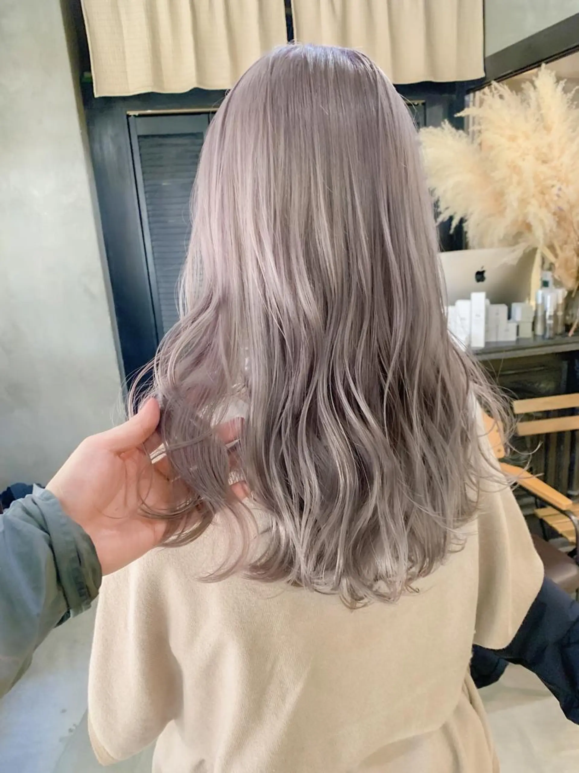 セミロング カラー ブリーチ 透明感カラー ヘアカラー トリートメント 渋谷ケアブリーチ Suuのヘアスタイル