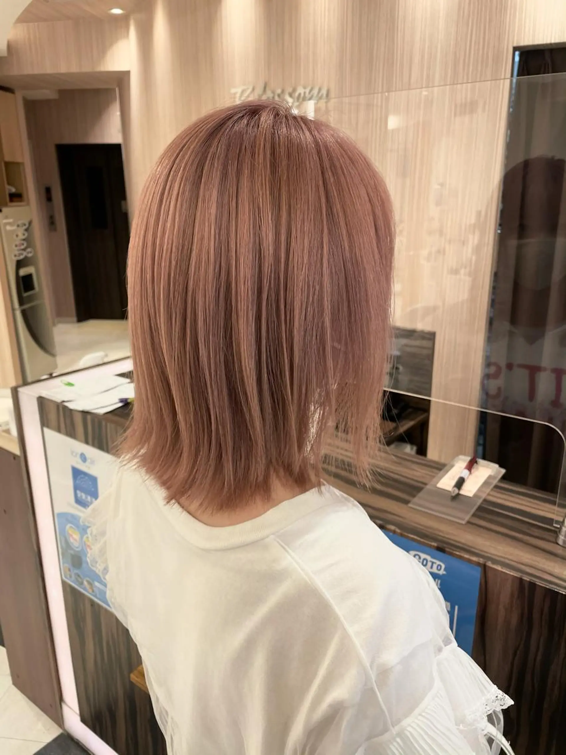 ミディアム カラー ブリーチ ケアブリーチ ハイトーンカラー ピンクカラー 美髪カラー✨本間 貴広のヘアスタイル