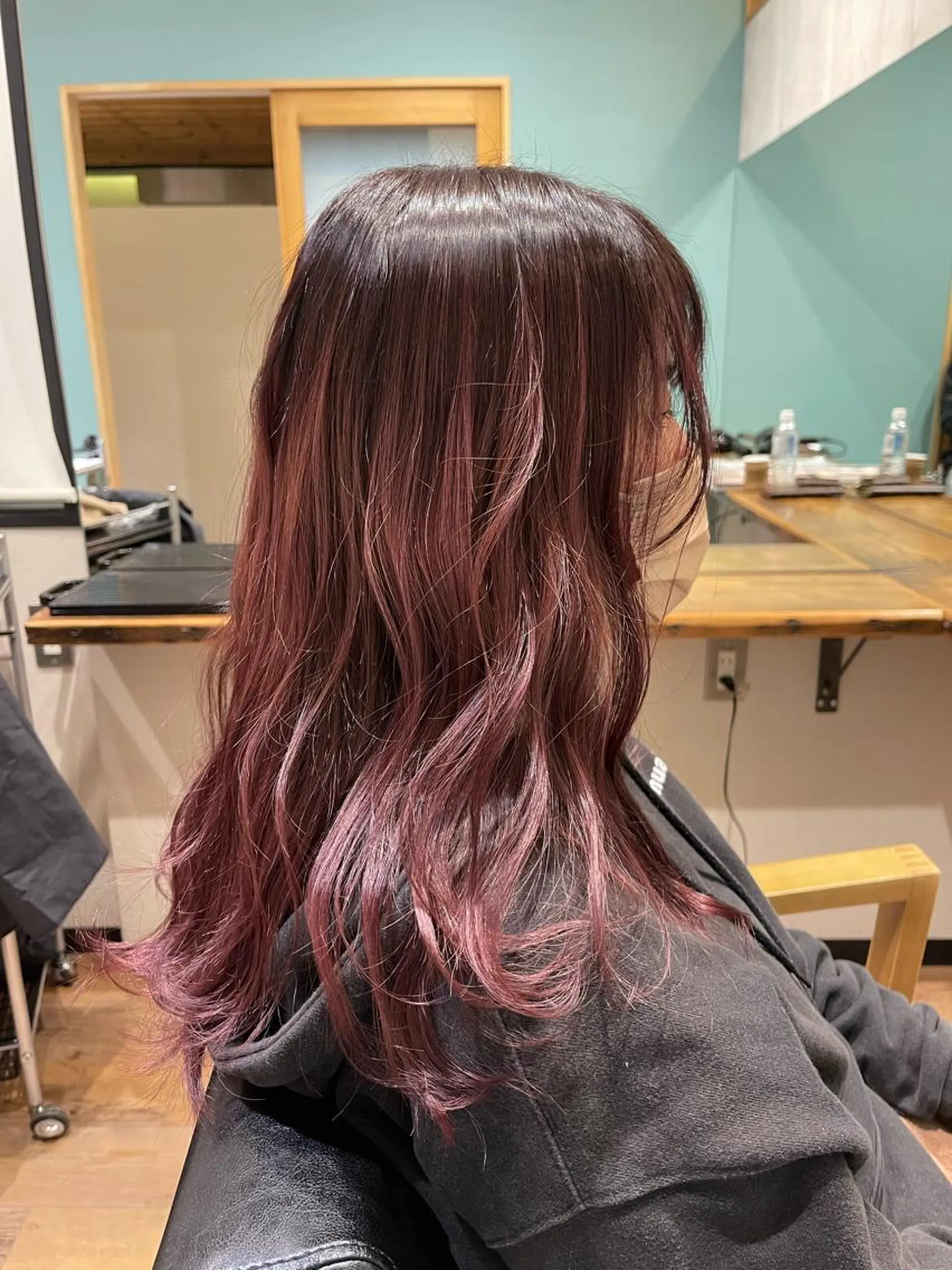 ロング レイヤーカット ヘアカラー Rolen.所属・佐藤 海璃のヘアスタイル