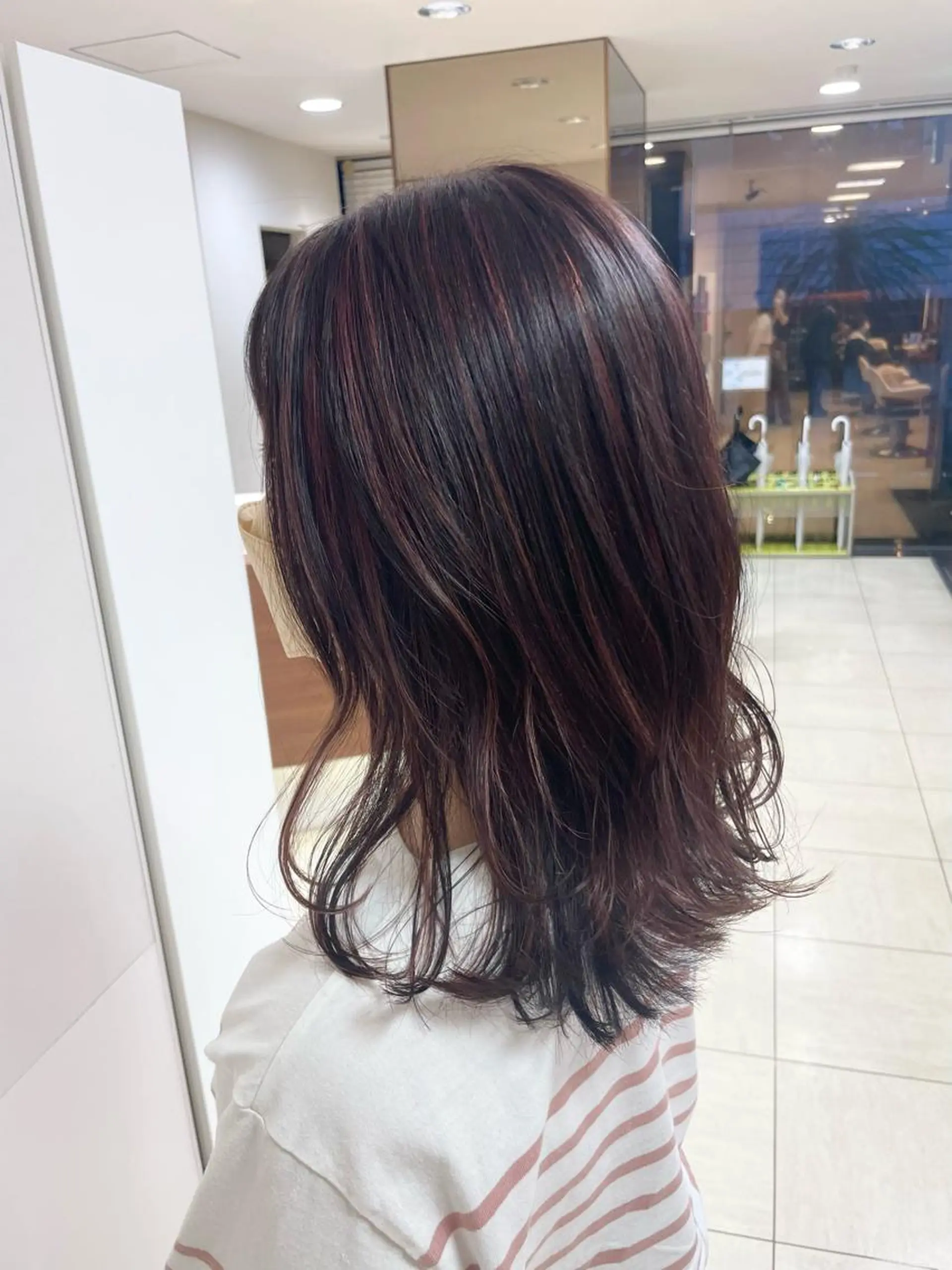 セミロング カラー ヘアアレンジ ヘアカラー トリートメント 【Sweep】おじま のぞみのヘアスタイル