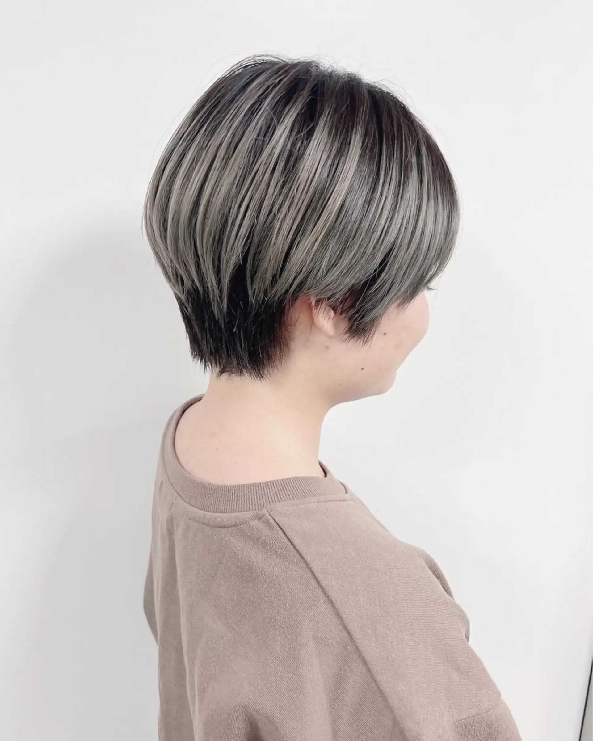 ショート morio from london所属・松岡彩華 ボブ /グレージュのヘアスタイル