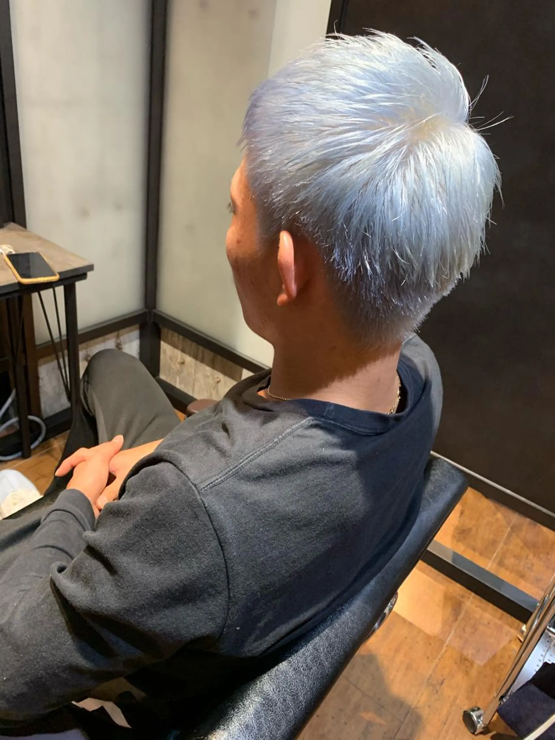 カラー メンズ newi TATSUのヘアスタイル