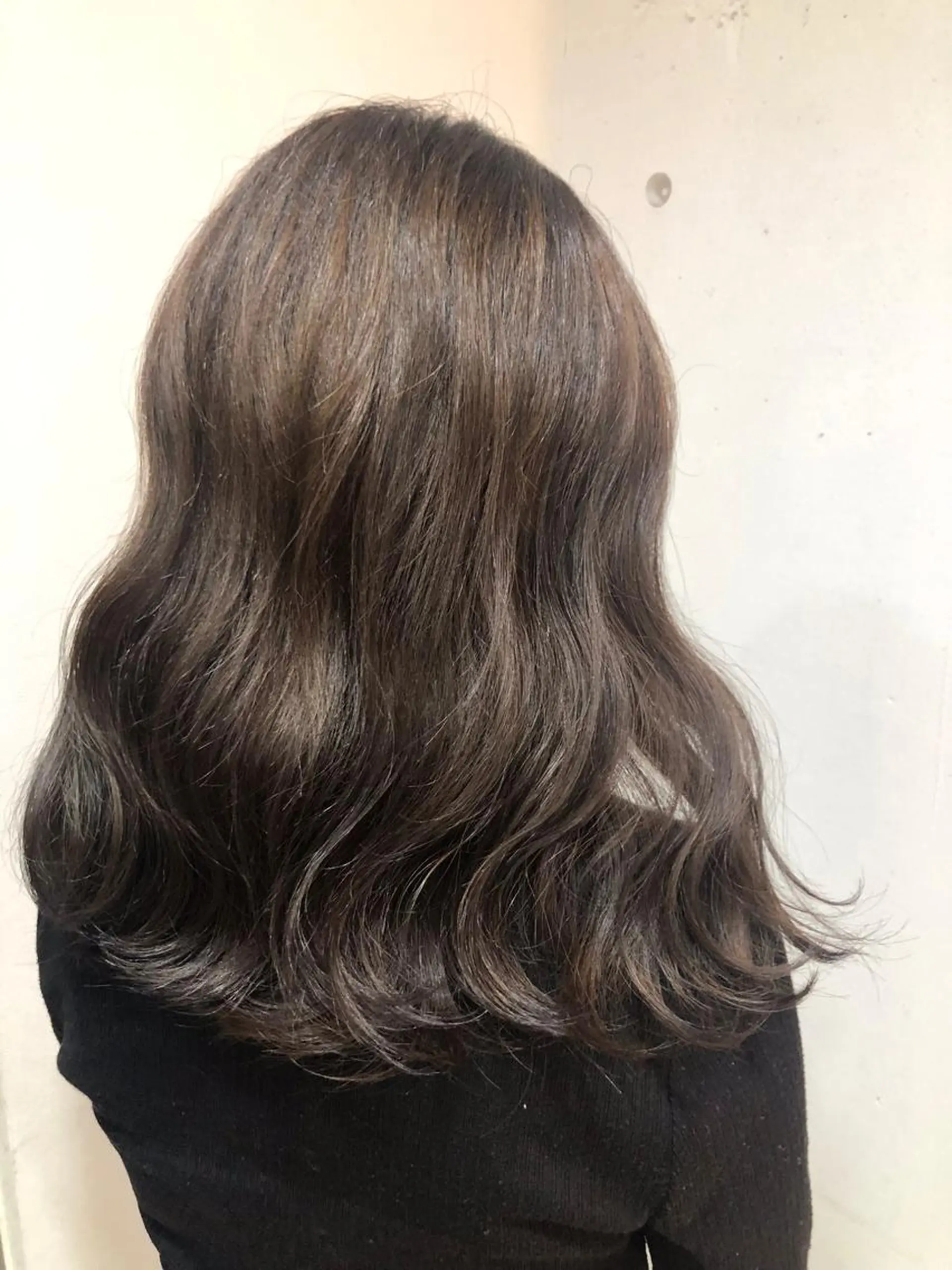 セミロング 脱白髪染め美容師 竹内涼乃のヘアスタイル