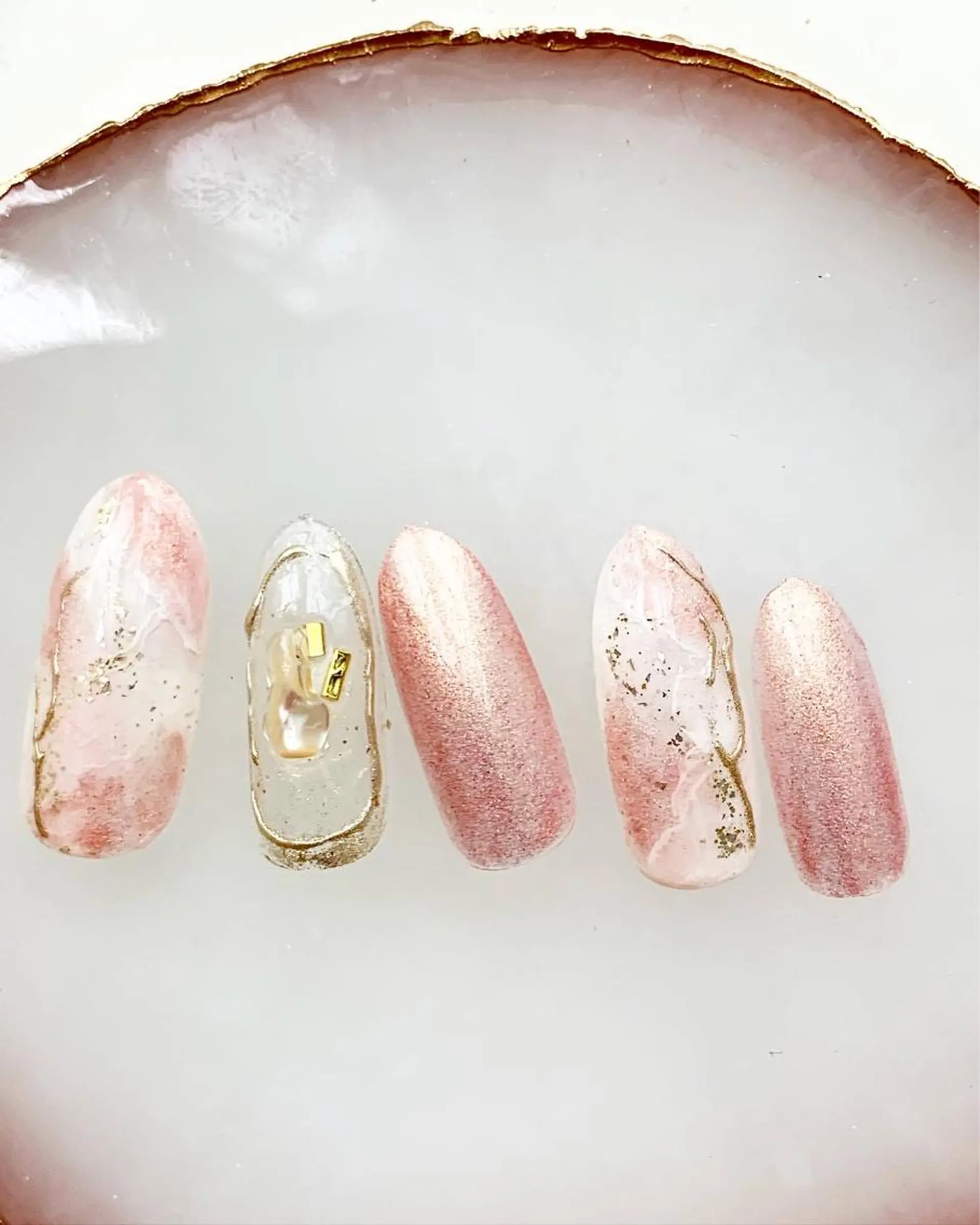 ネイル 新山 聖のネイルデザイン