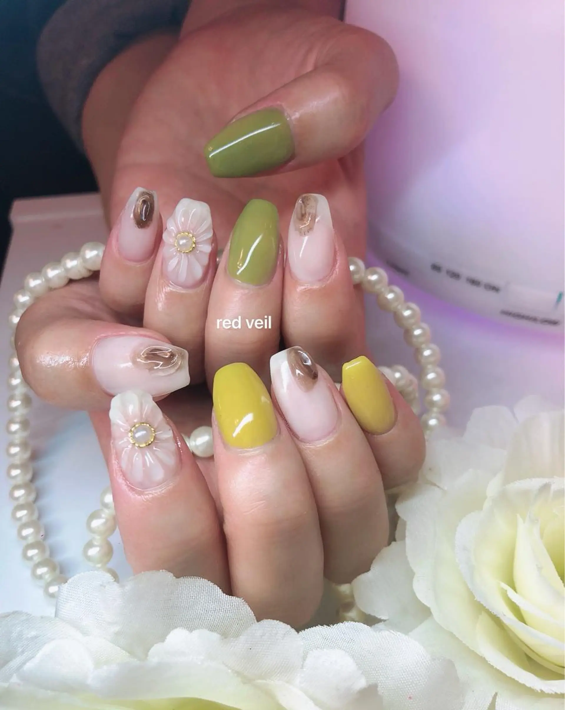 ミディアム ネイル ハンドネイル 長さ出し専門 nynaのネイルデザイン