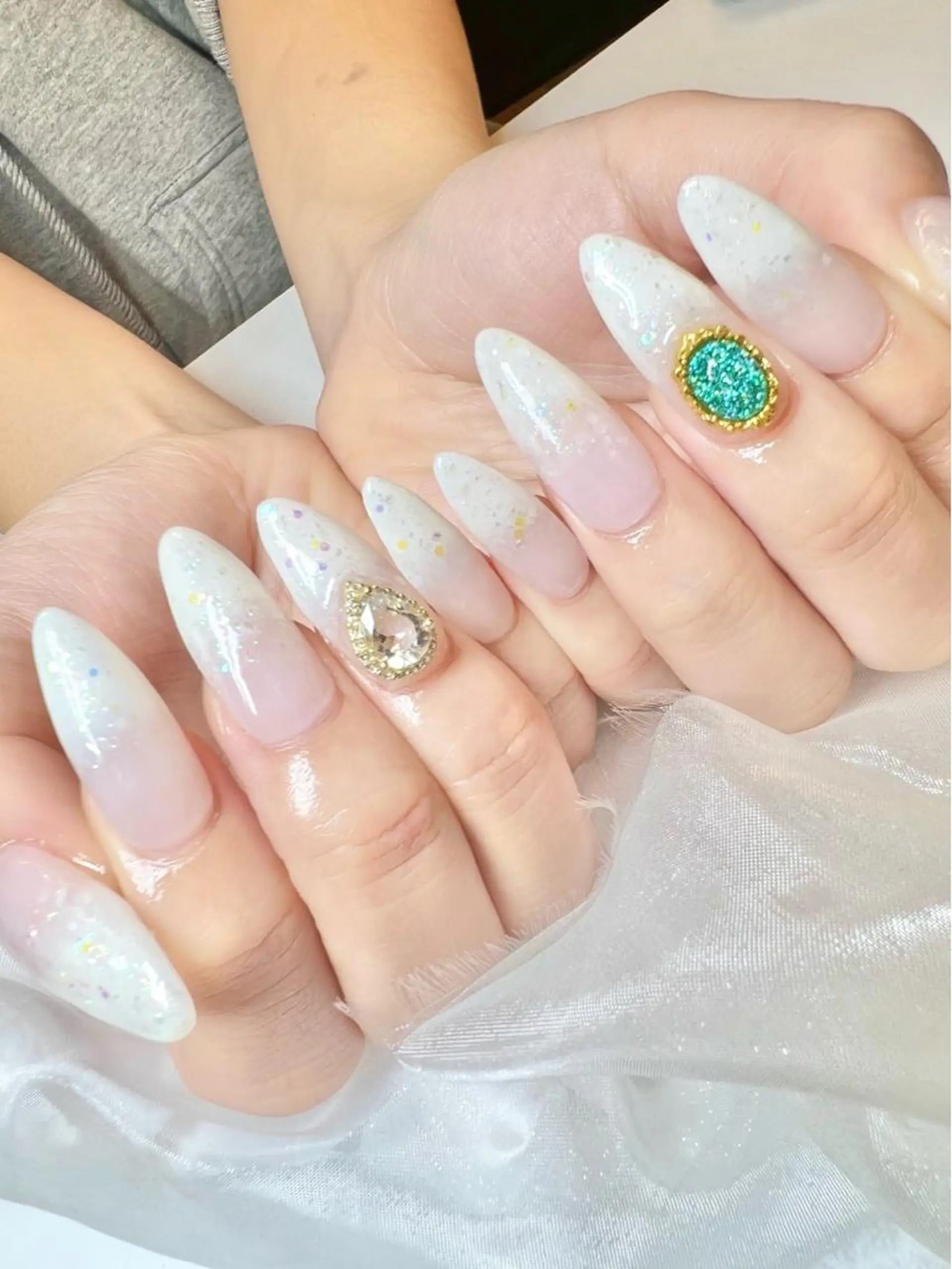 ネイル アートネイル ジェルネイル ロングネイル ニュアンスネイル オフィスネイル ハンドネイル clover nailのネイルデザイン